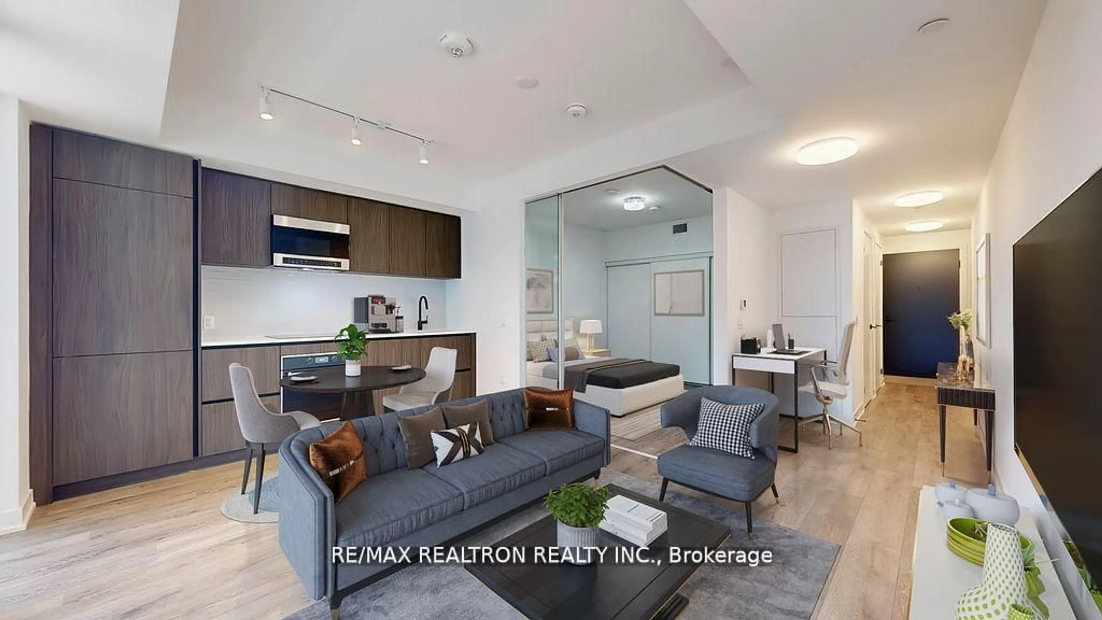 Living room with furniture, unknown for 127 Broadway Ave #510, Toronto Ontario M4P 1V4