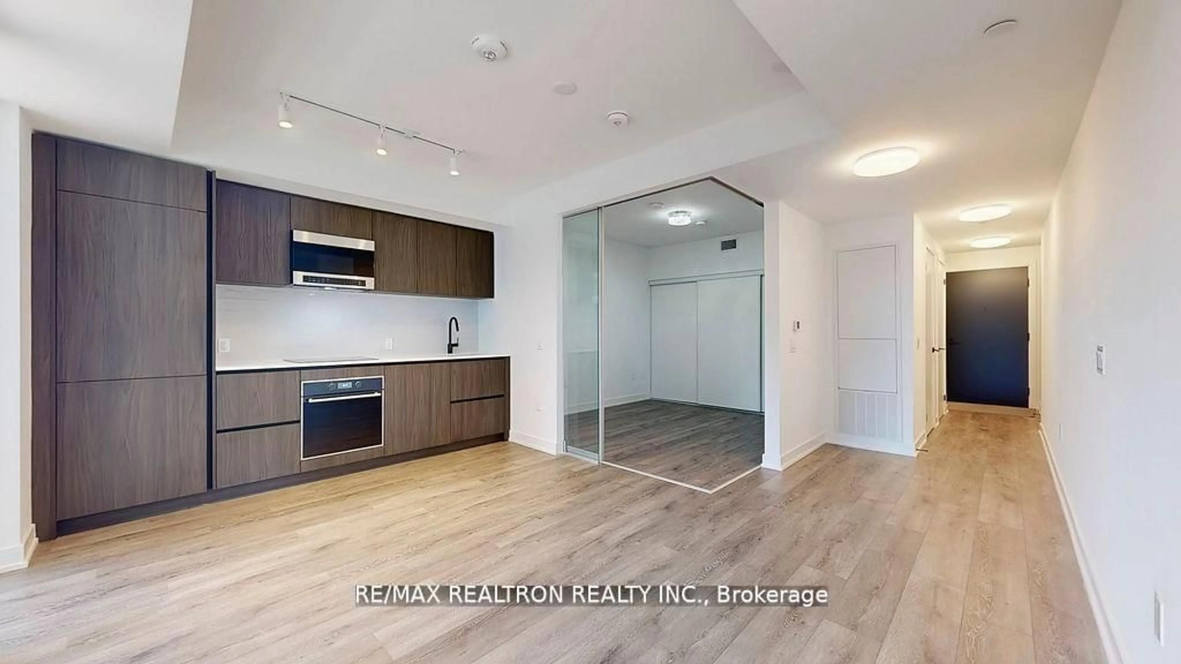 A pic of a room for 127 Broadway Ave #510, Toronto Ontario M4P 1V4