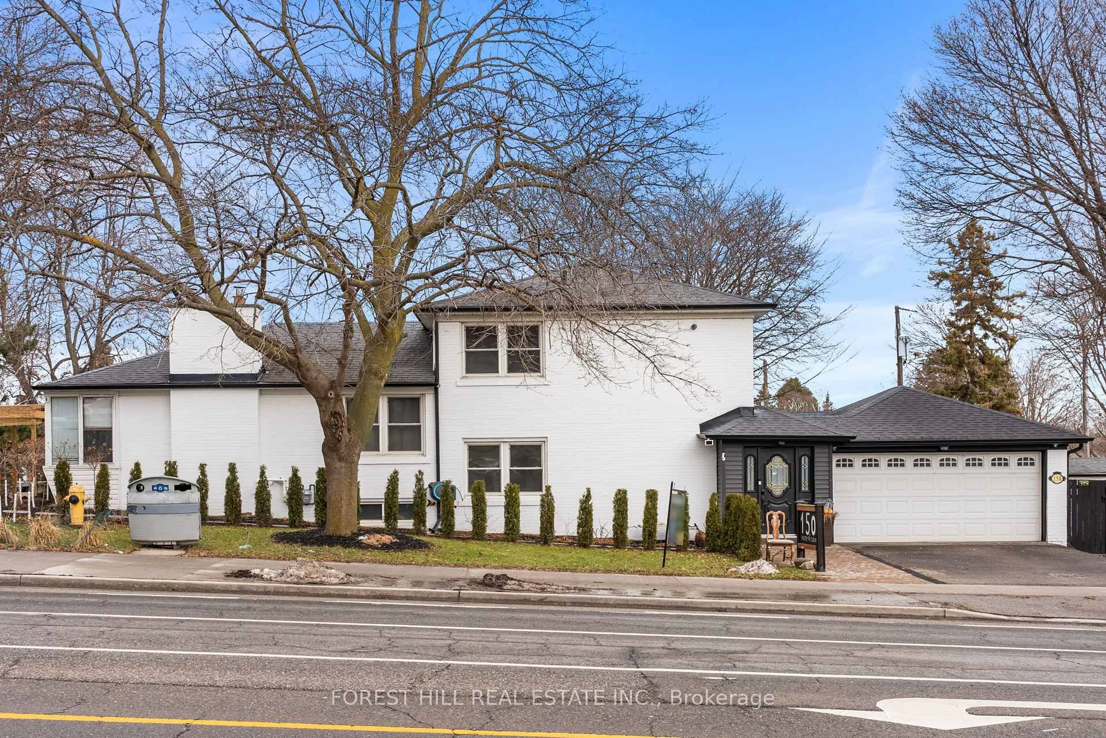A pic from outside/outdoor area/front of a property/back of a property/a pic from drone, street for 1 Henderson Ave, Markham Ontario L3T 2K2