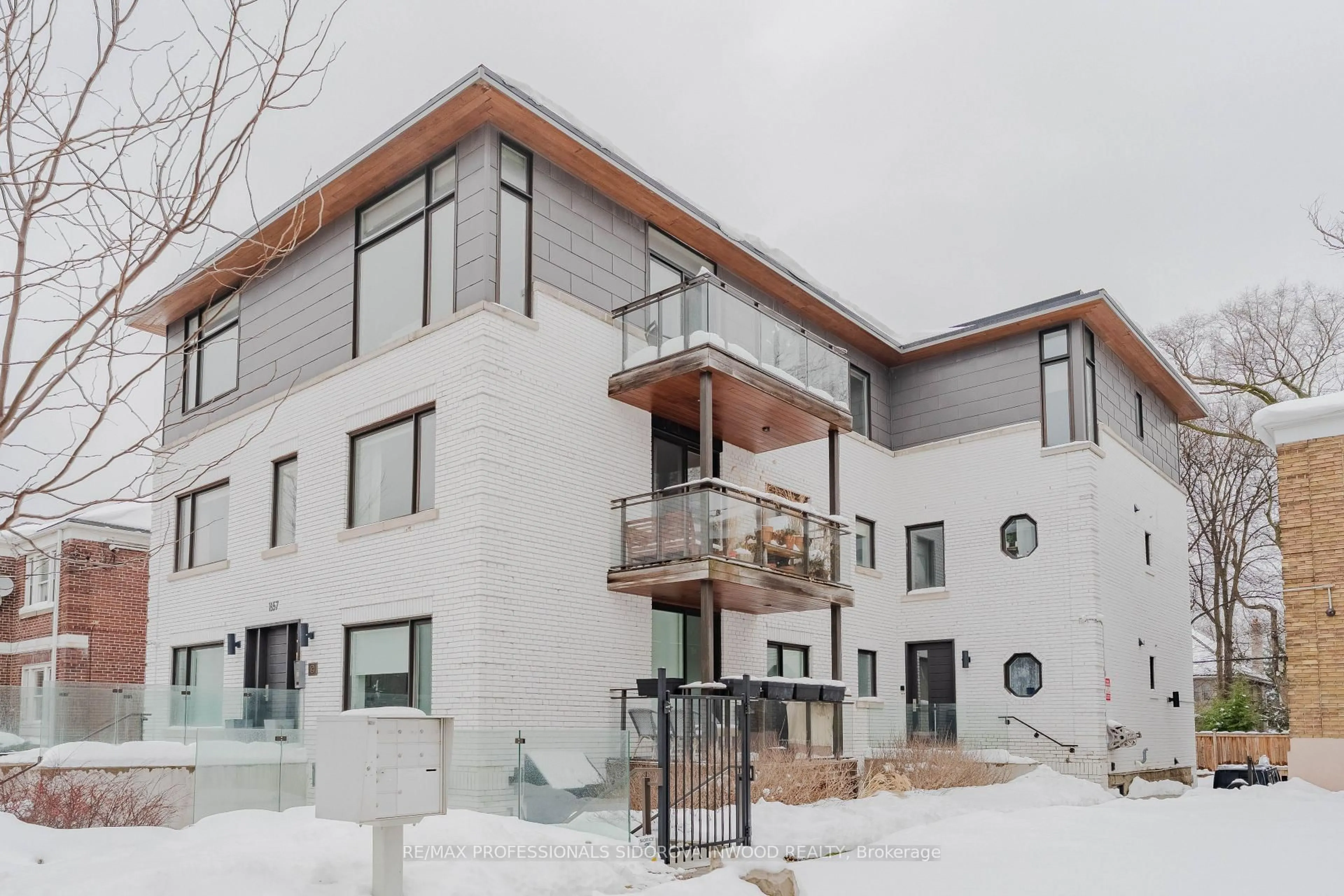 Unknown for 1657 Bathurst St #3A, Toronto Ontario M5P 3J8