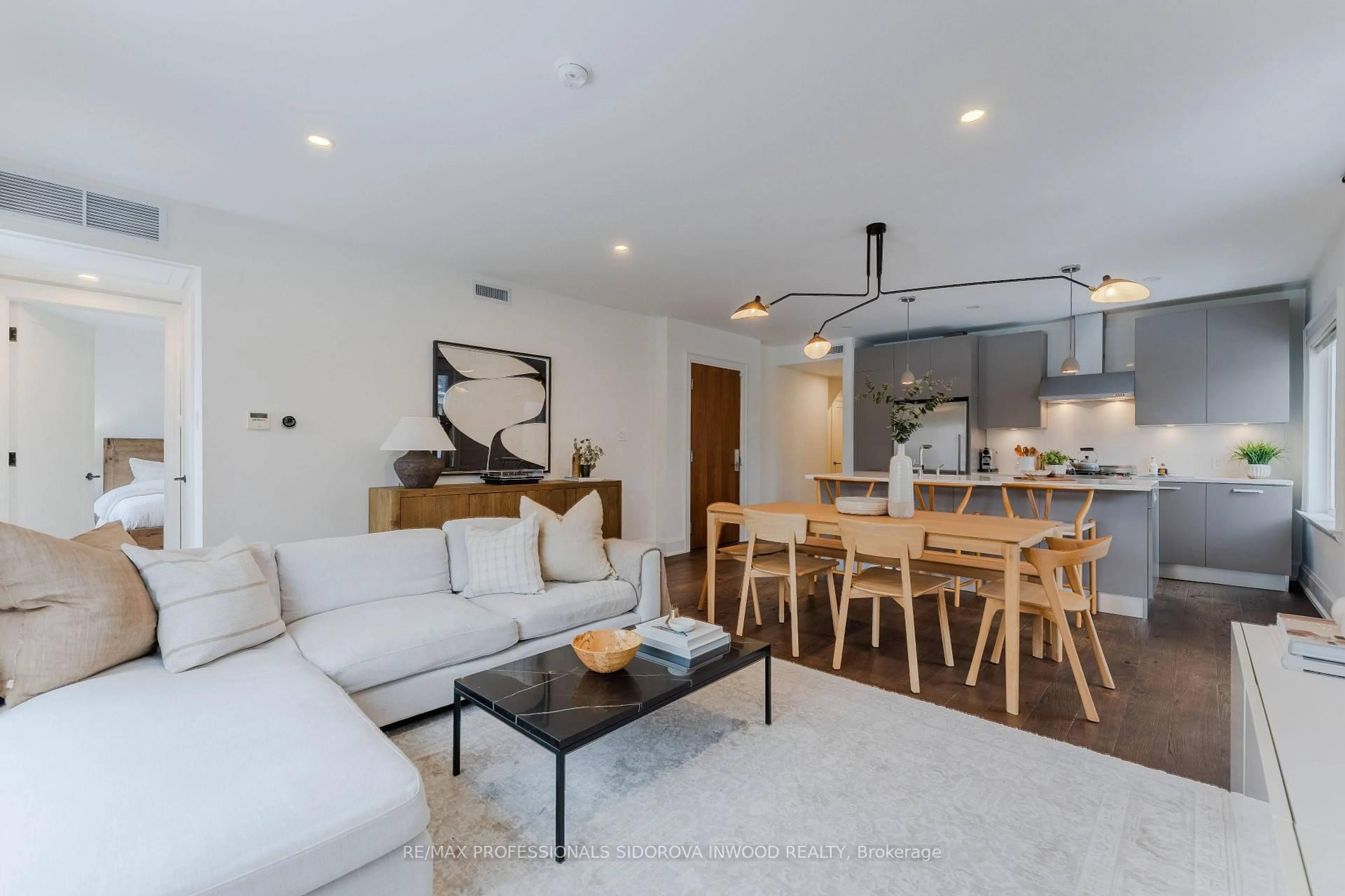 Living room with furniture, unknown for 1657 Bathurst St #3A, Toronto Ontario M5P 3J8