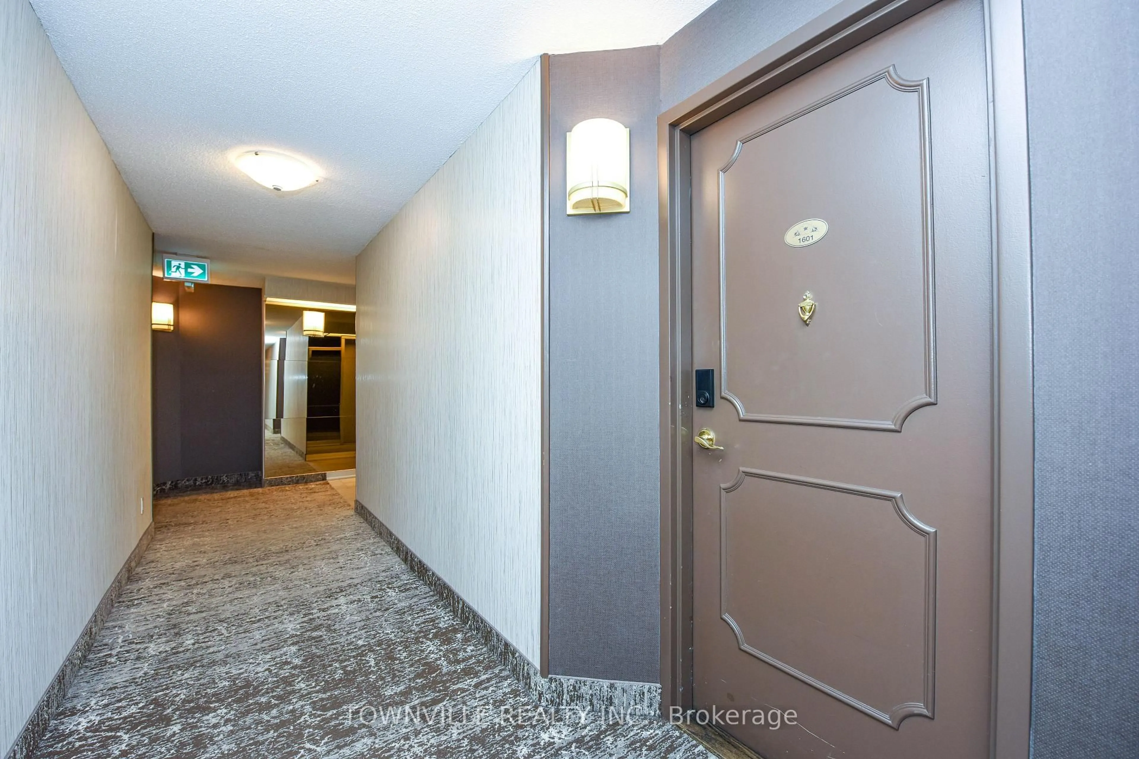 Indoor foyer for 1101 Steeles Ave, Toronto Ontario M2R 3W5
