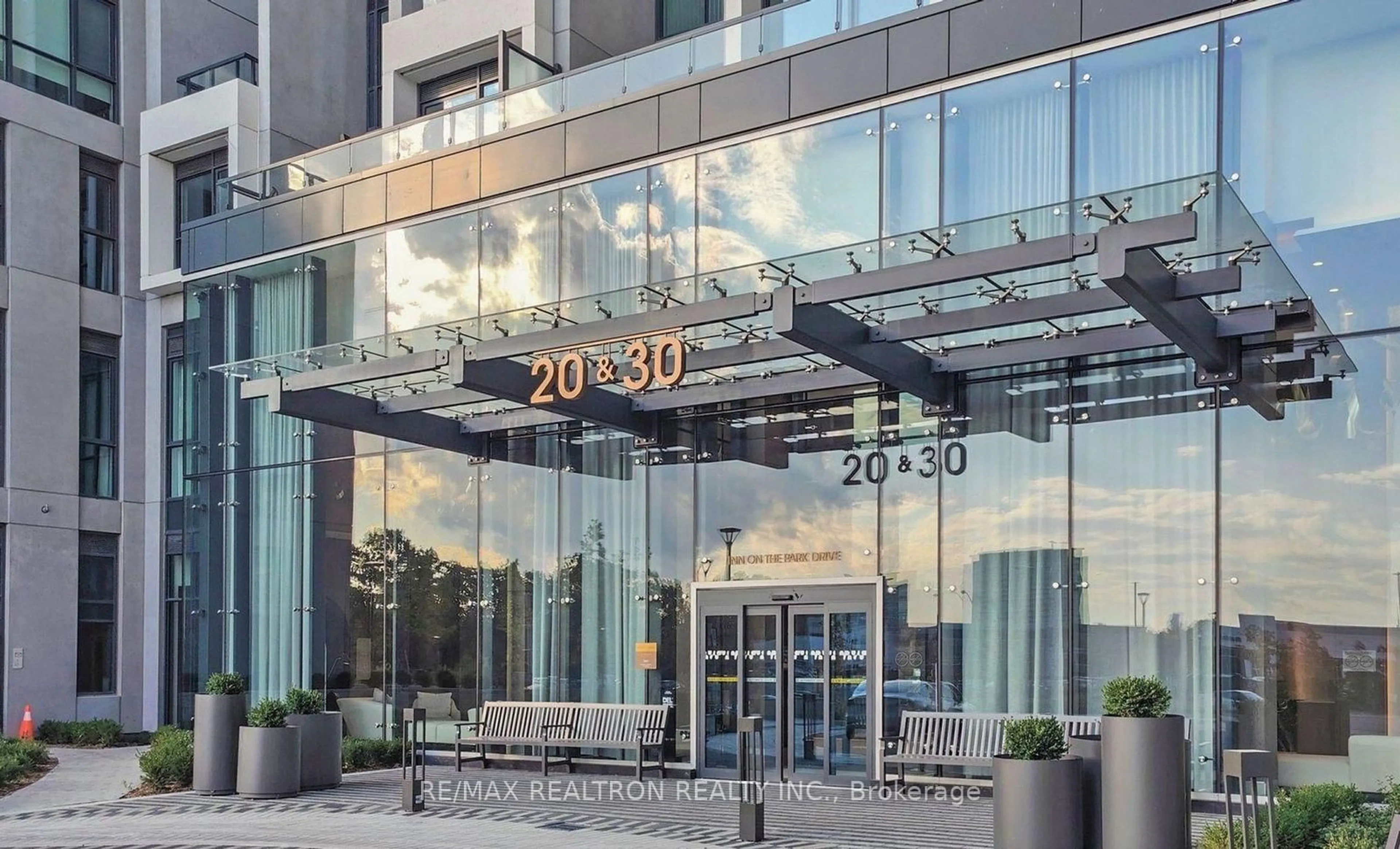 Lobby for 20 Inn On The Park Dr #832, Toronto Ontario M3C 0P8