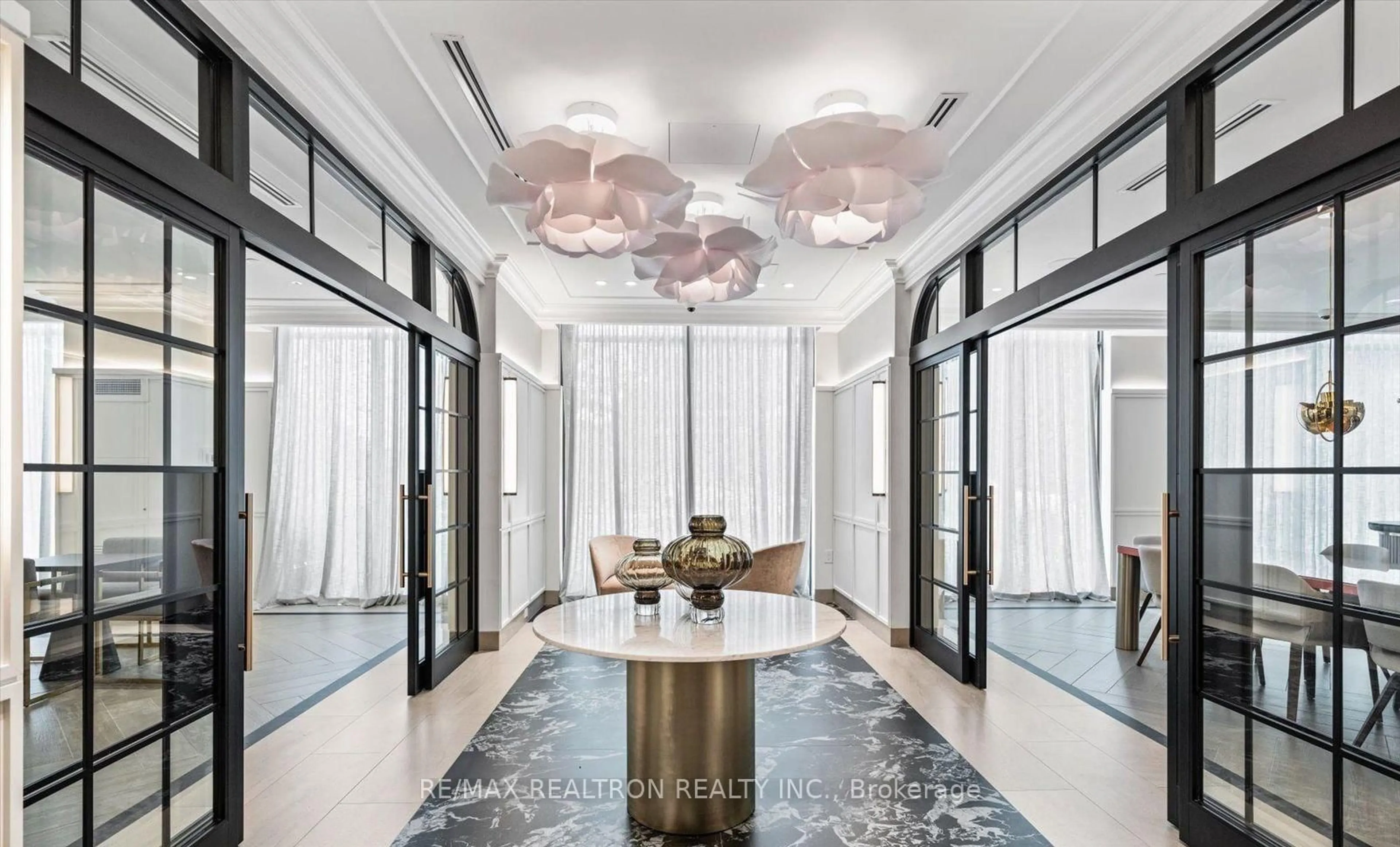 Indoor foyer for 20 Inn On The Park Dr #832, Toronto Ontario M3C 0P8