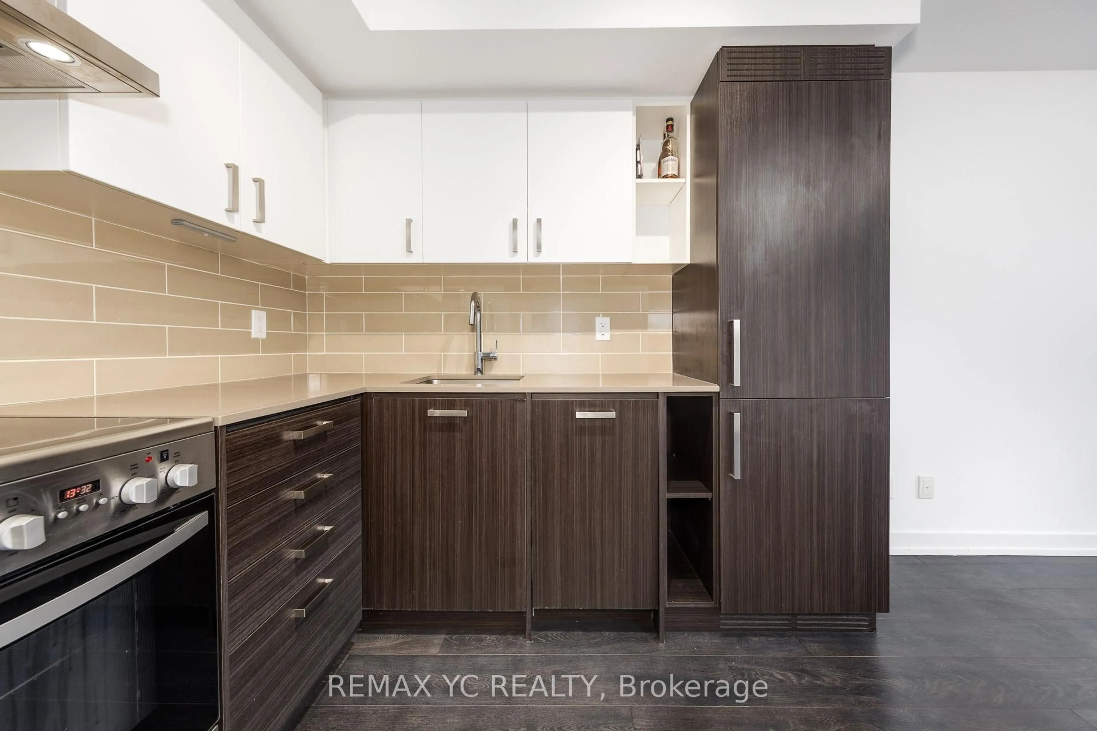 Unknown for 125 Redpath Ave #713, Toronto Ontario M4S 0B5