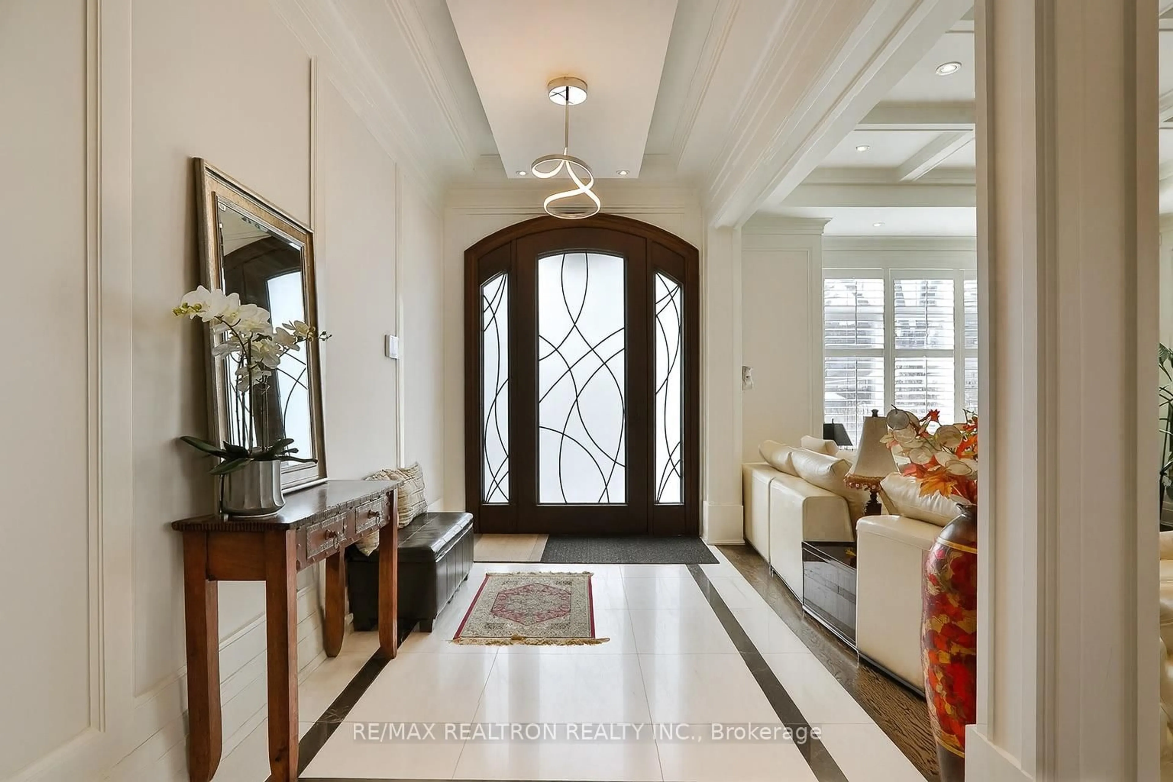 Indoor foyer for 77 Tamworth Rd, Toronto Ontario M2N 2N8