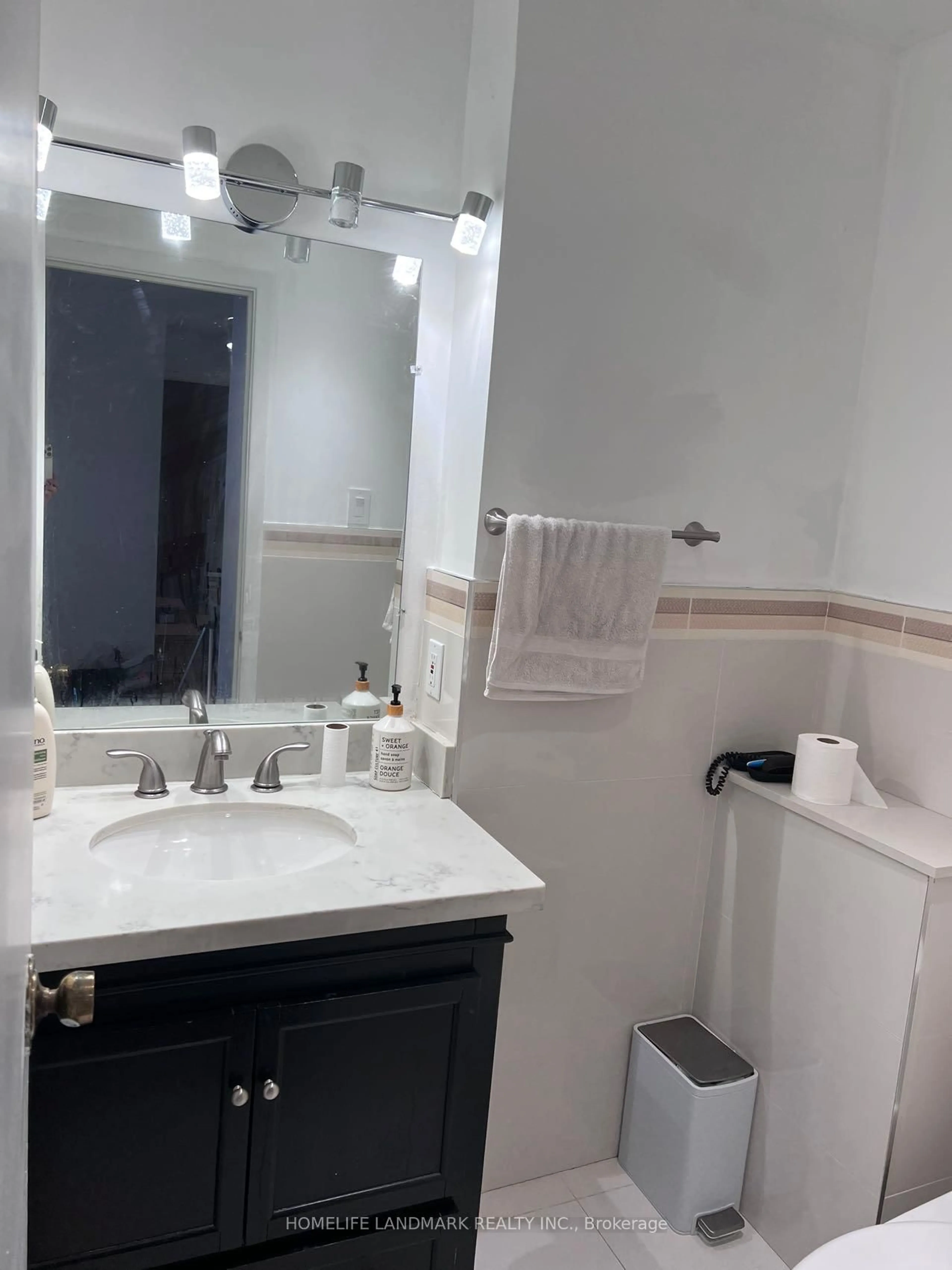 Standard bathroom, unknown for 2 Craigmont Dr, Toronto Ontario M2H 1C5