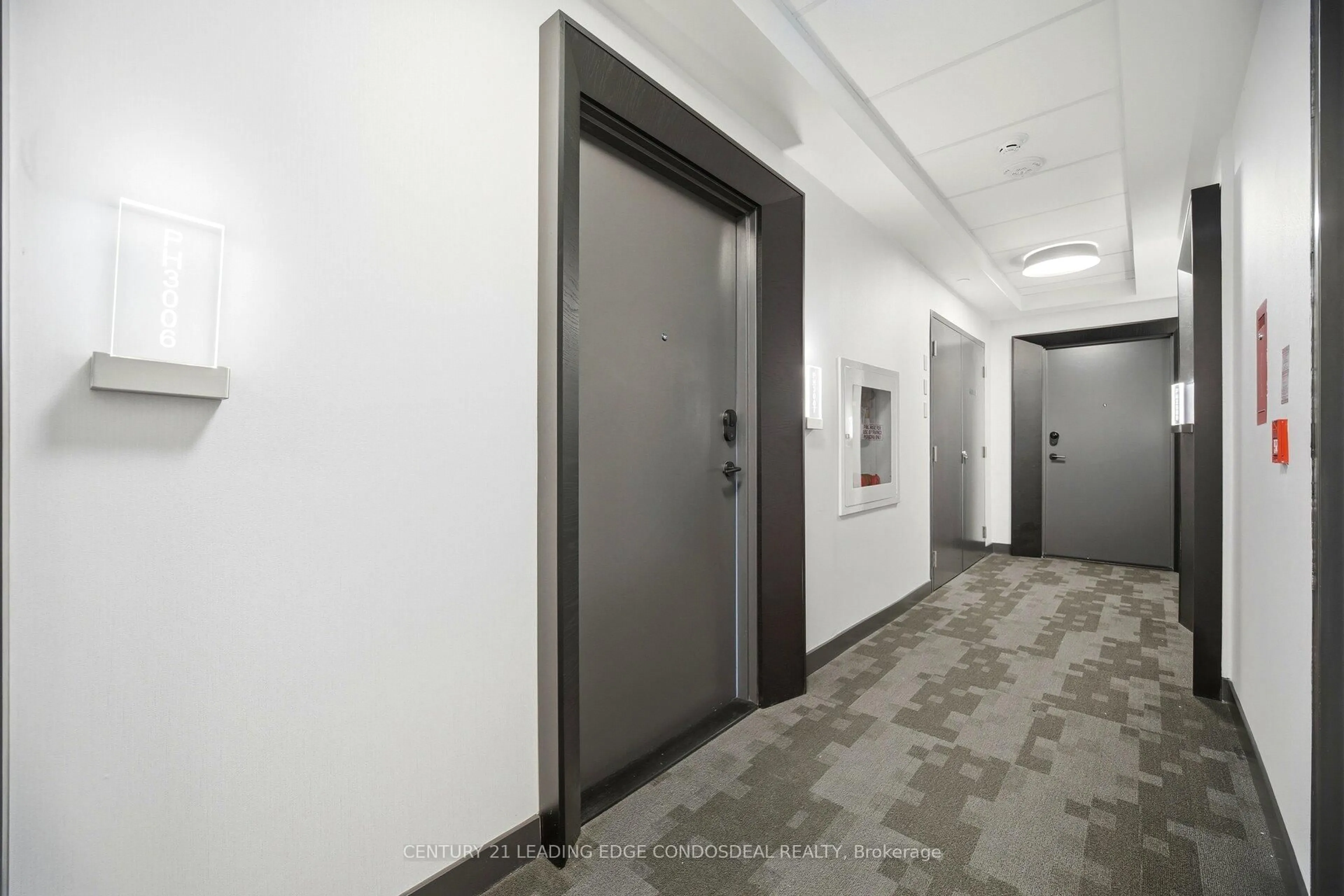 Indoor foyer for 70 Princess St #PH3007, Toronto Ontario M5A 0X6