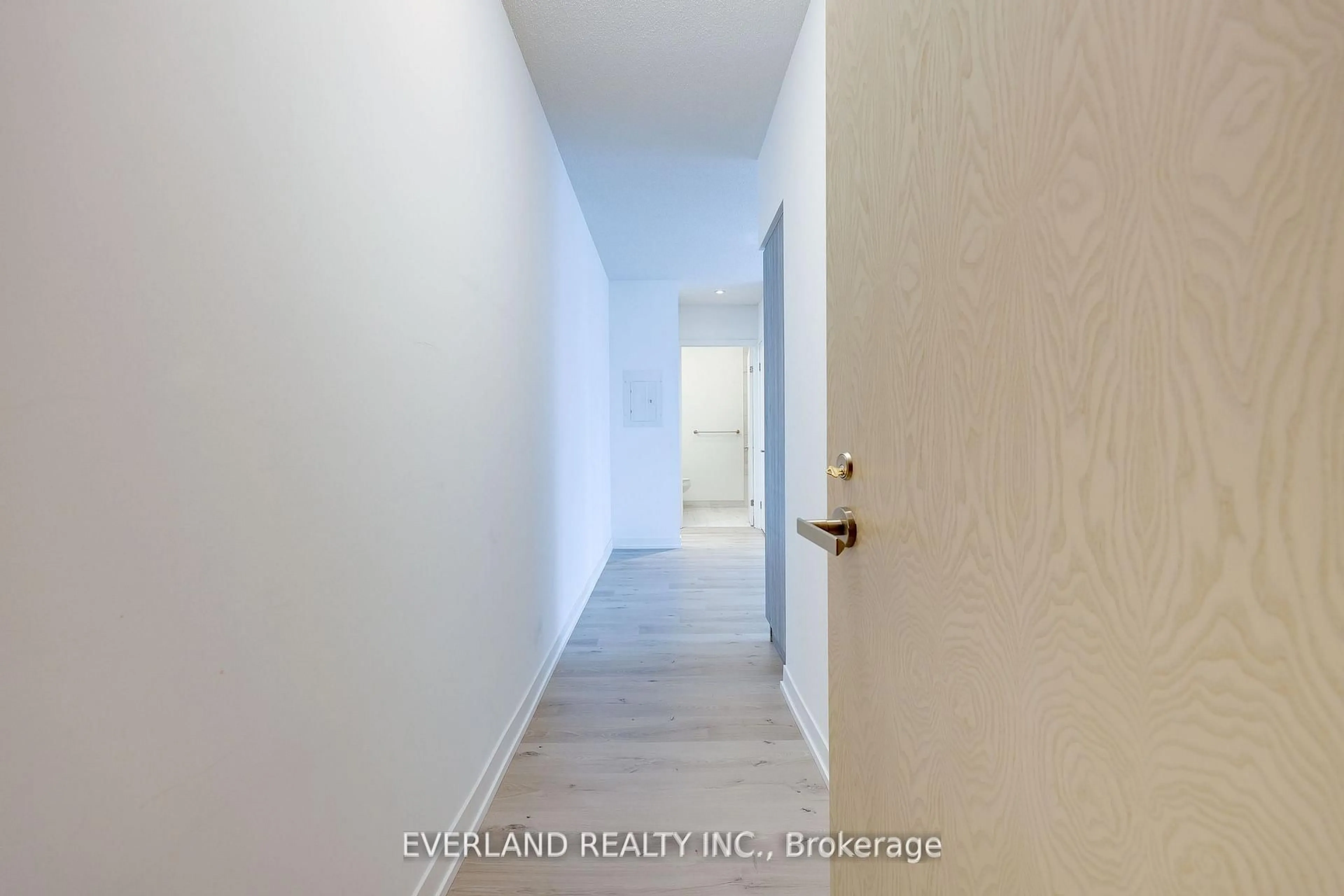 Indoor entryway for 138 Downes St #1108, Toronto Ontario M5E 0E4