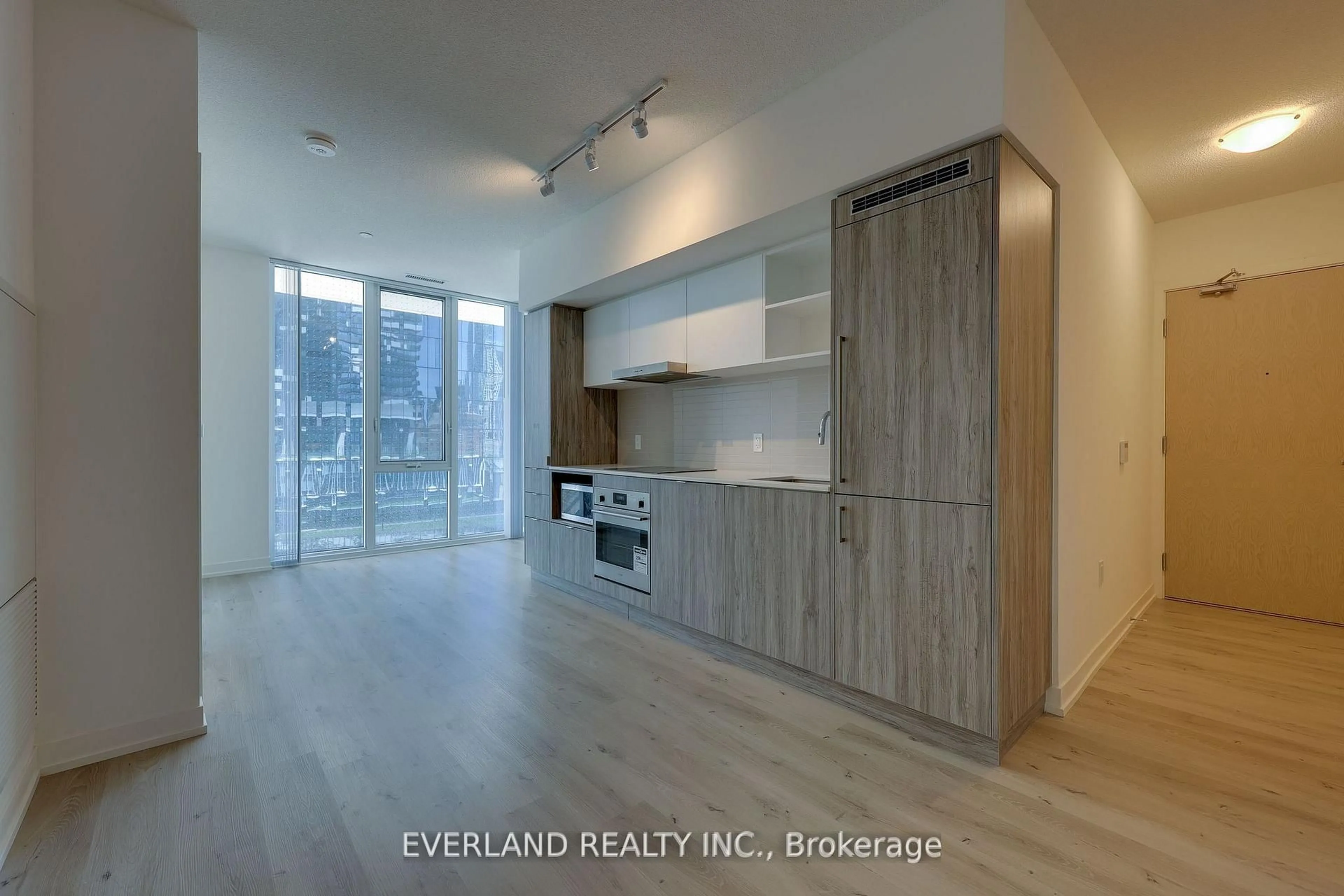 Standard kitchen, wood/laminate floor for 138 Downes St #1108, Toronto Ontario M5E 0E4