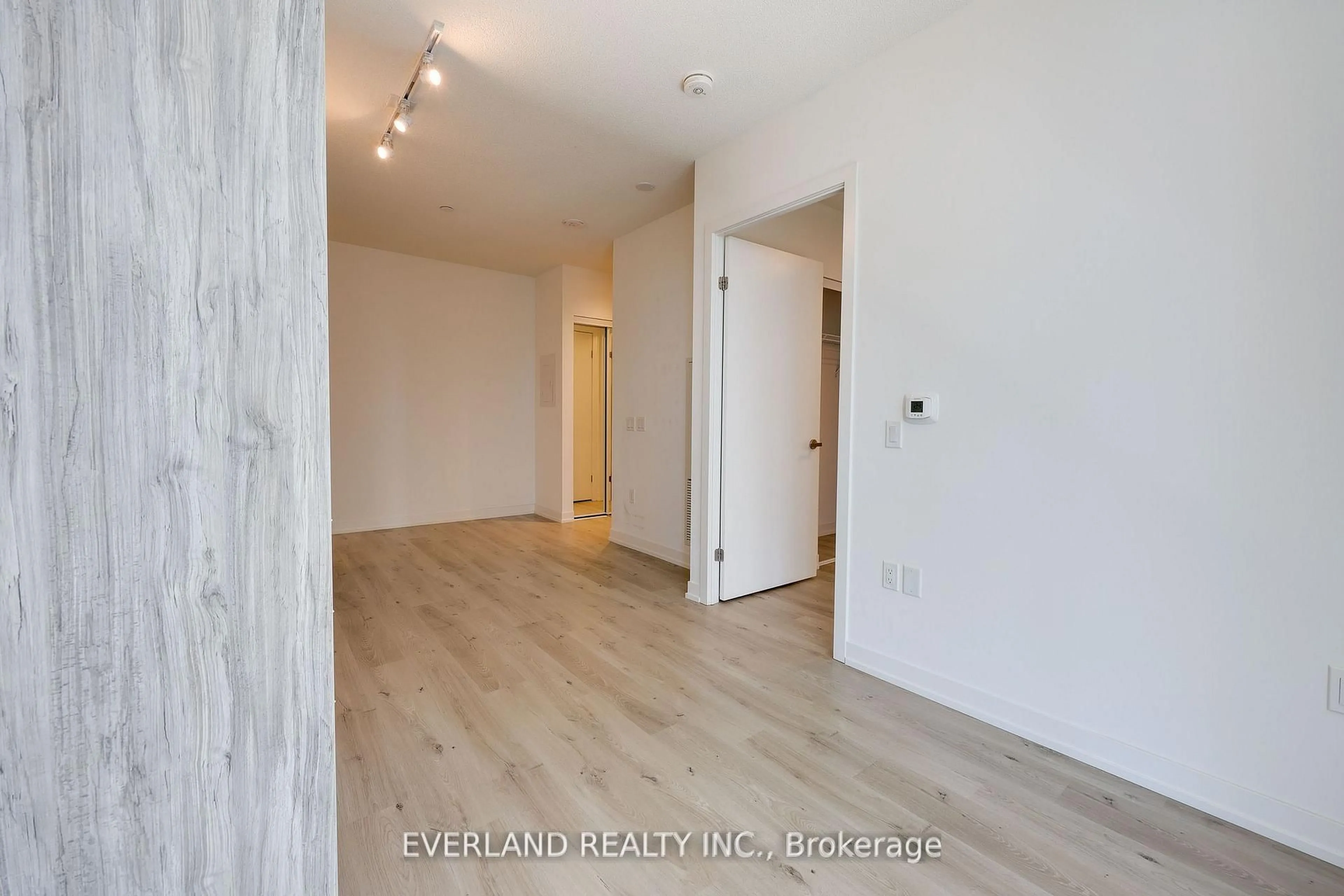 A pic of a room for 138 Downes St #1108, Toronto Ontario M5E 0E4