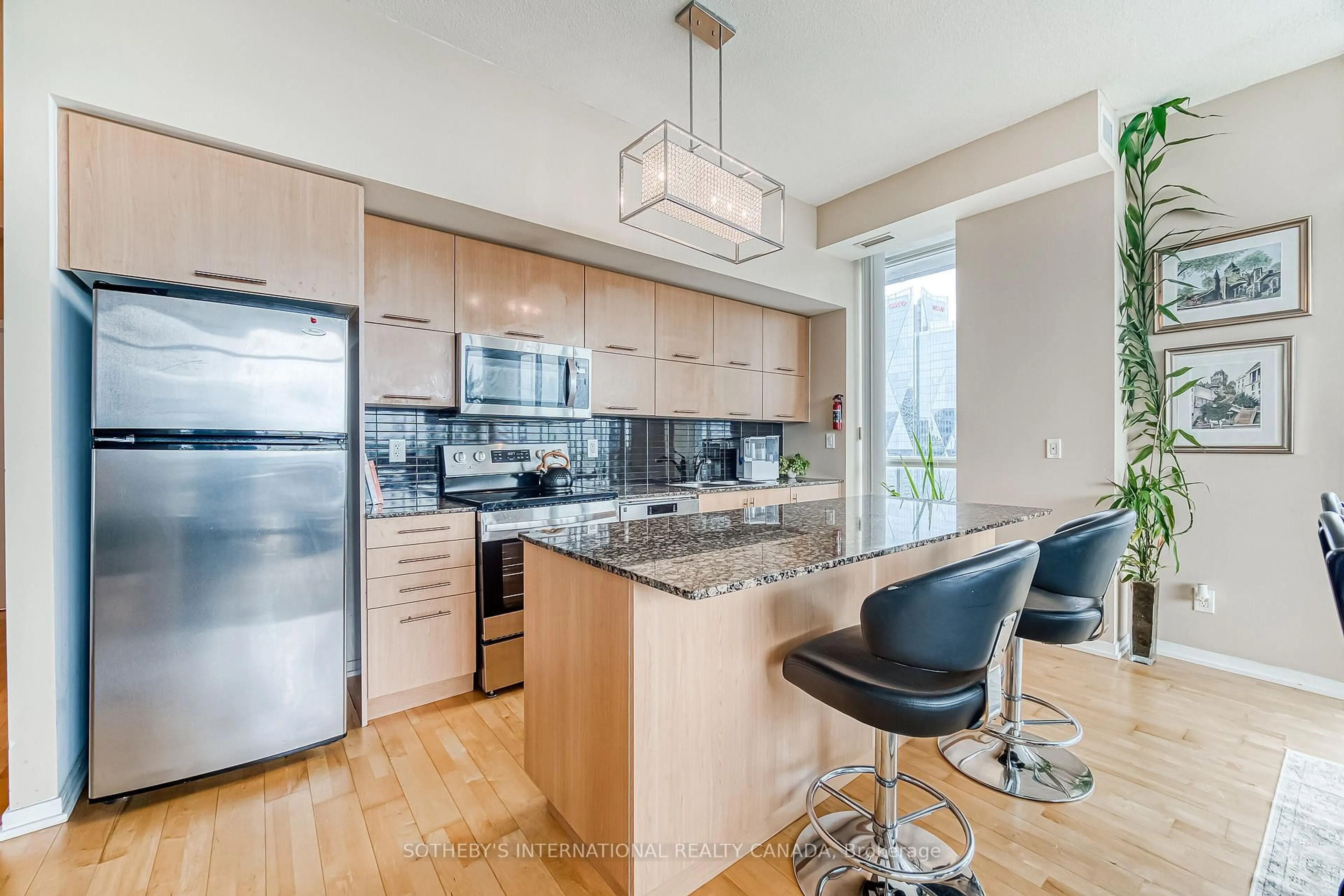 Open concept kitchen, unknown for 55 Bremner Blvd #4906, Toronto Ontario M5J 0A6