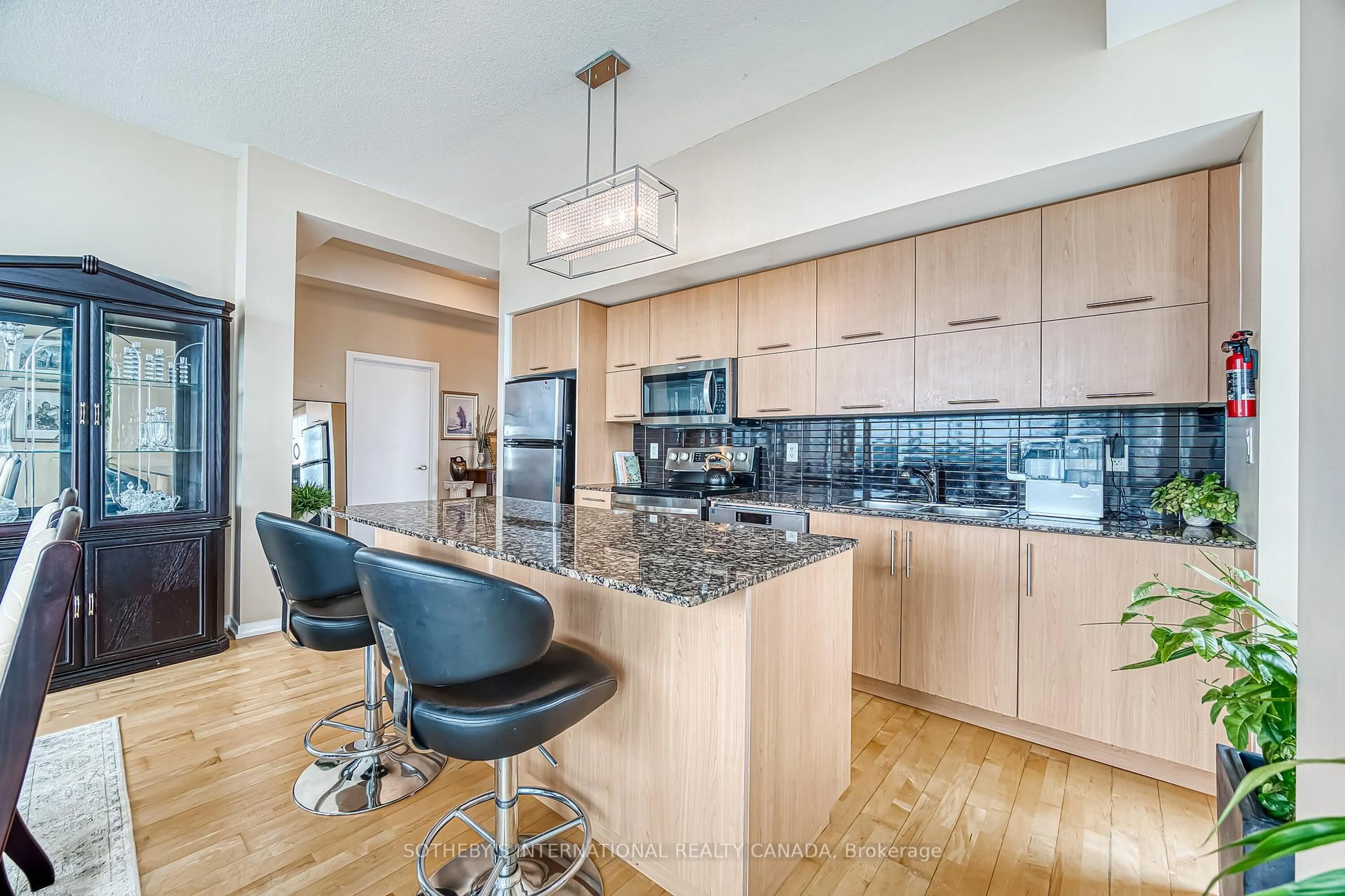 Open concept kitchen, unknown for 55 Bremner Blvd #4906, Toronto Ontario M5J 0A6