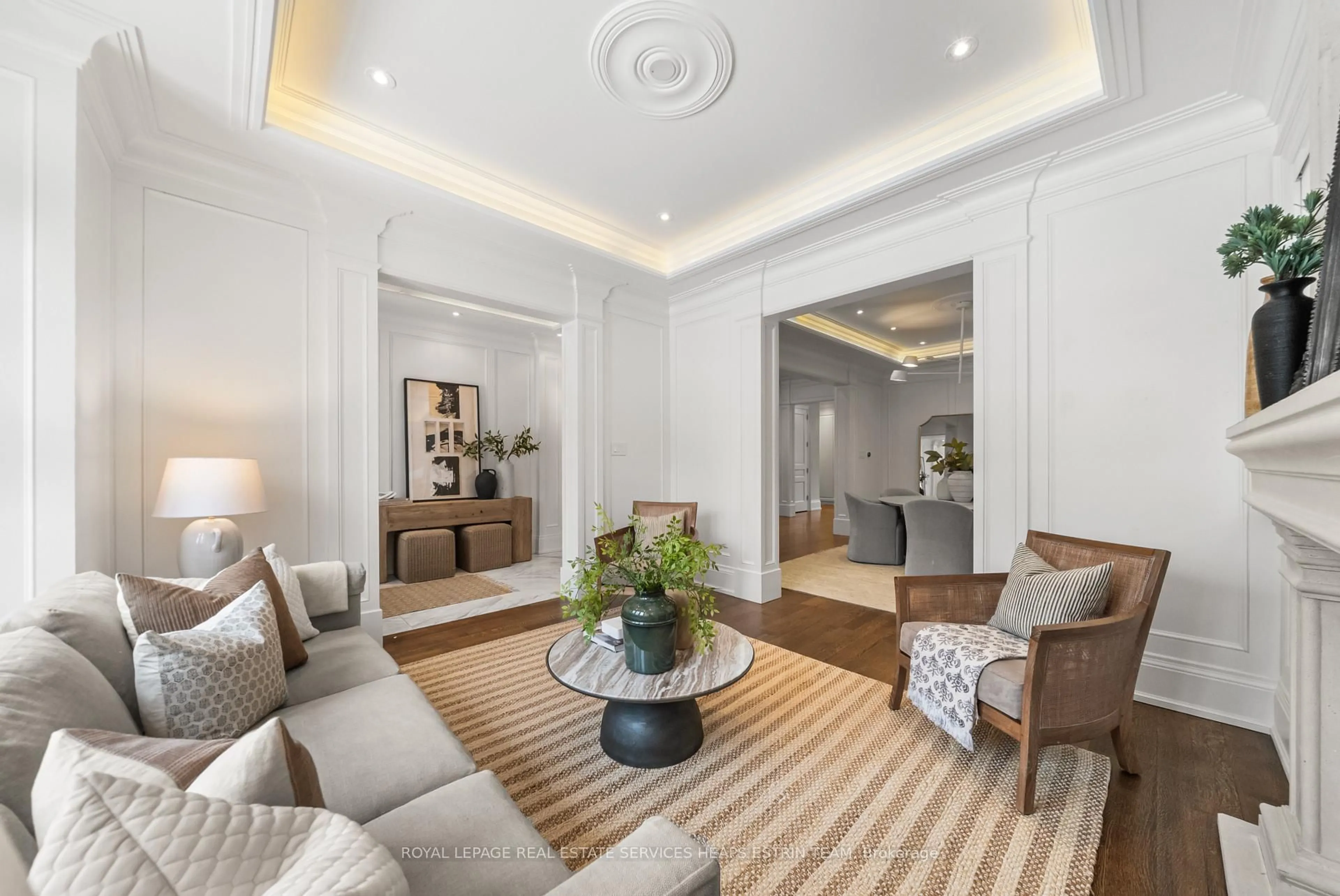 Living room with furniture, unknown for 237 St Leonard's Ave, Toronto Ontario M4N 1K9