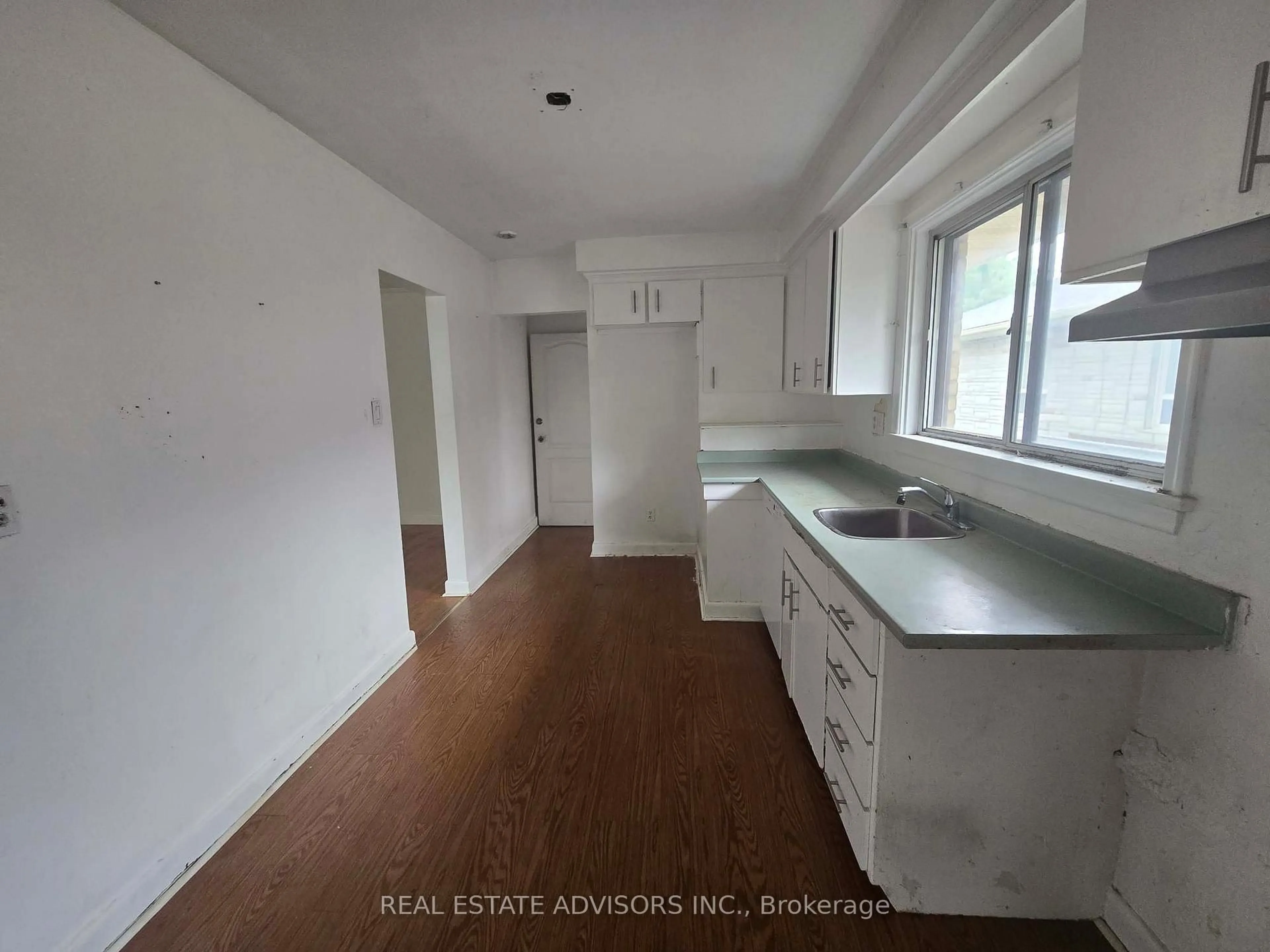 Unknown for 8 Virgilwood Dr, Toronto Ontario M2R 2B1