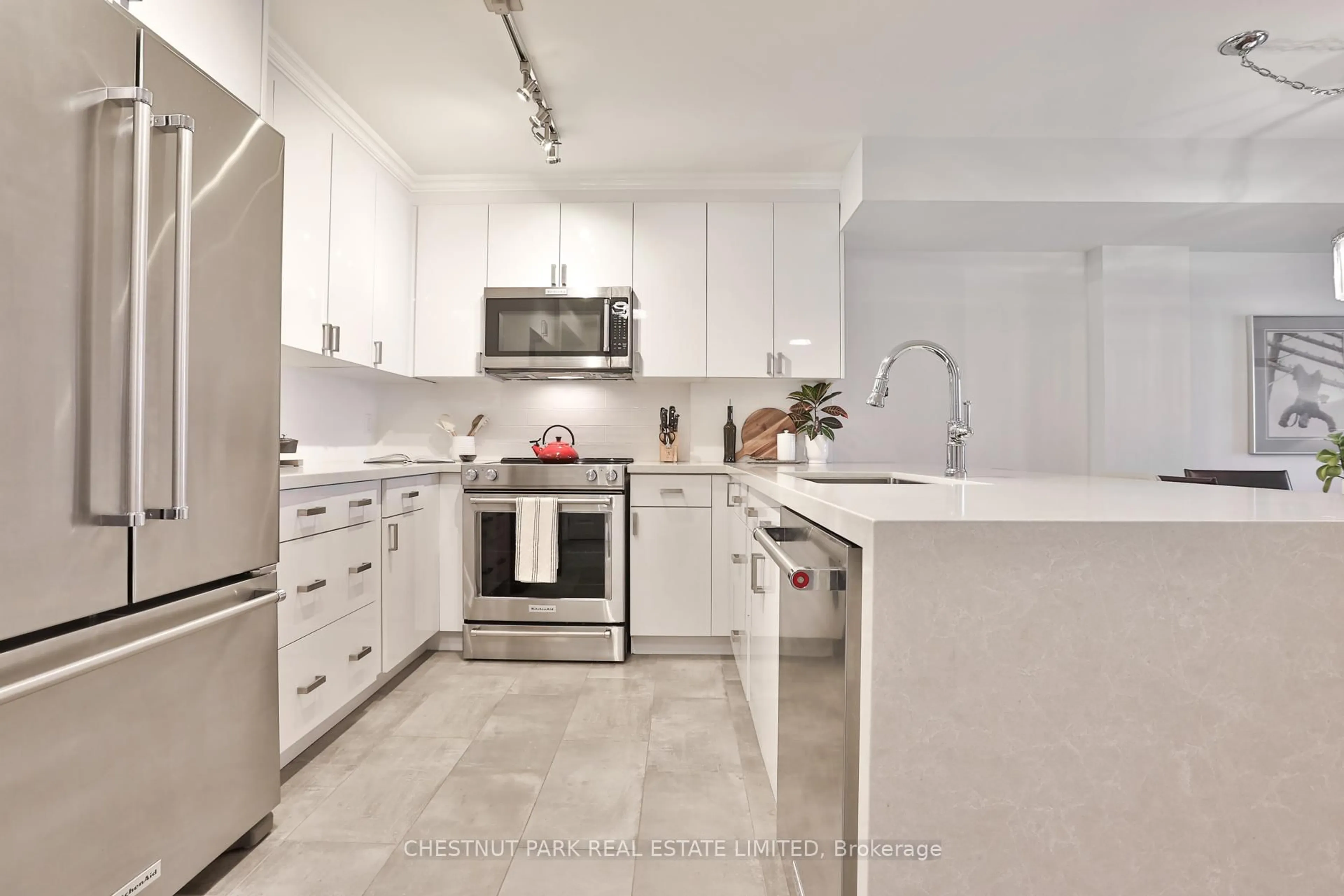 Unknown for 1 Balmoral Ave #716, Toronto Ontario M4V 3B9