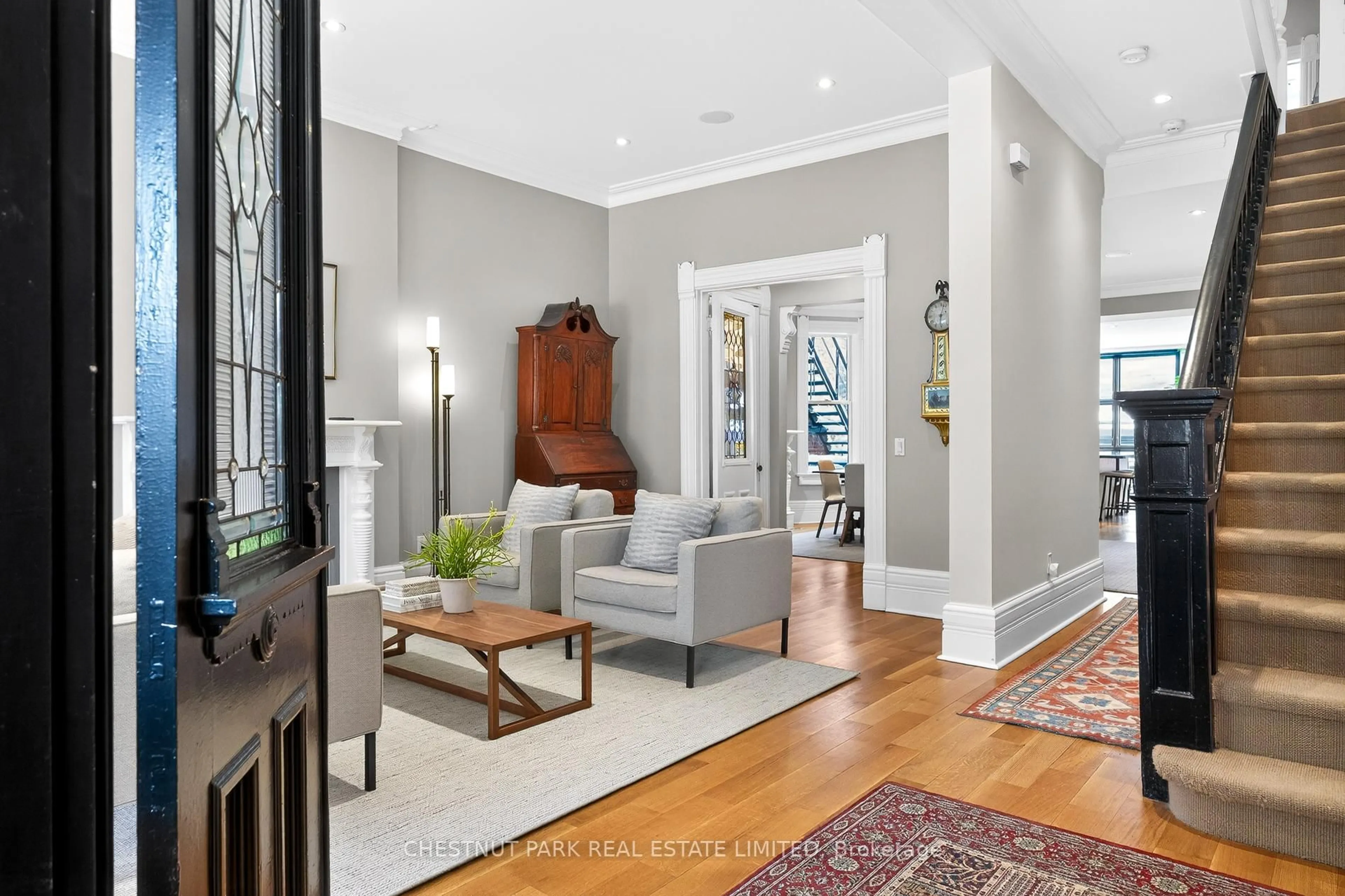 Indoor entryway for 77 Borden St, Toronto Ontario M5S 2M8