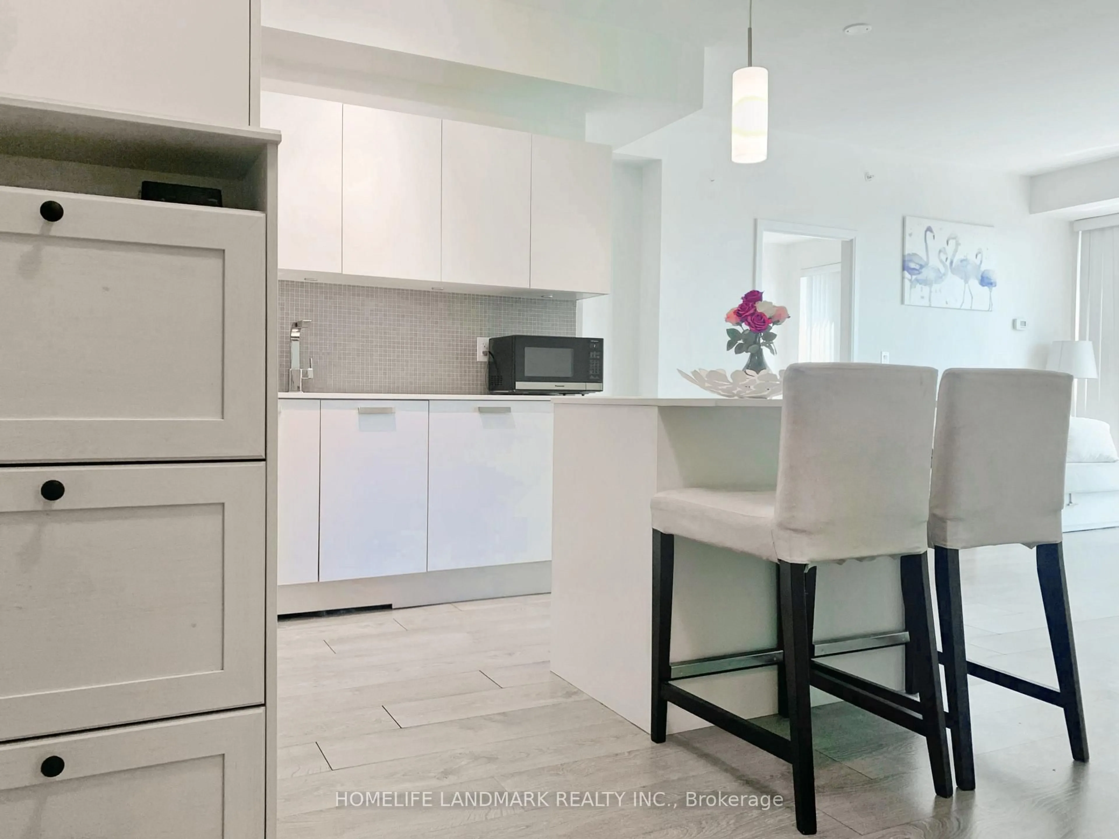 Open concept kitchen, ceramic/tile floor for 11 Bogert Ave #2101, Toronto Ontario M2N 0H4