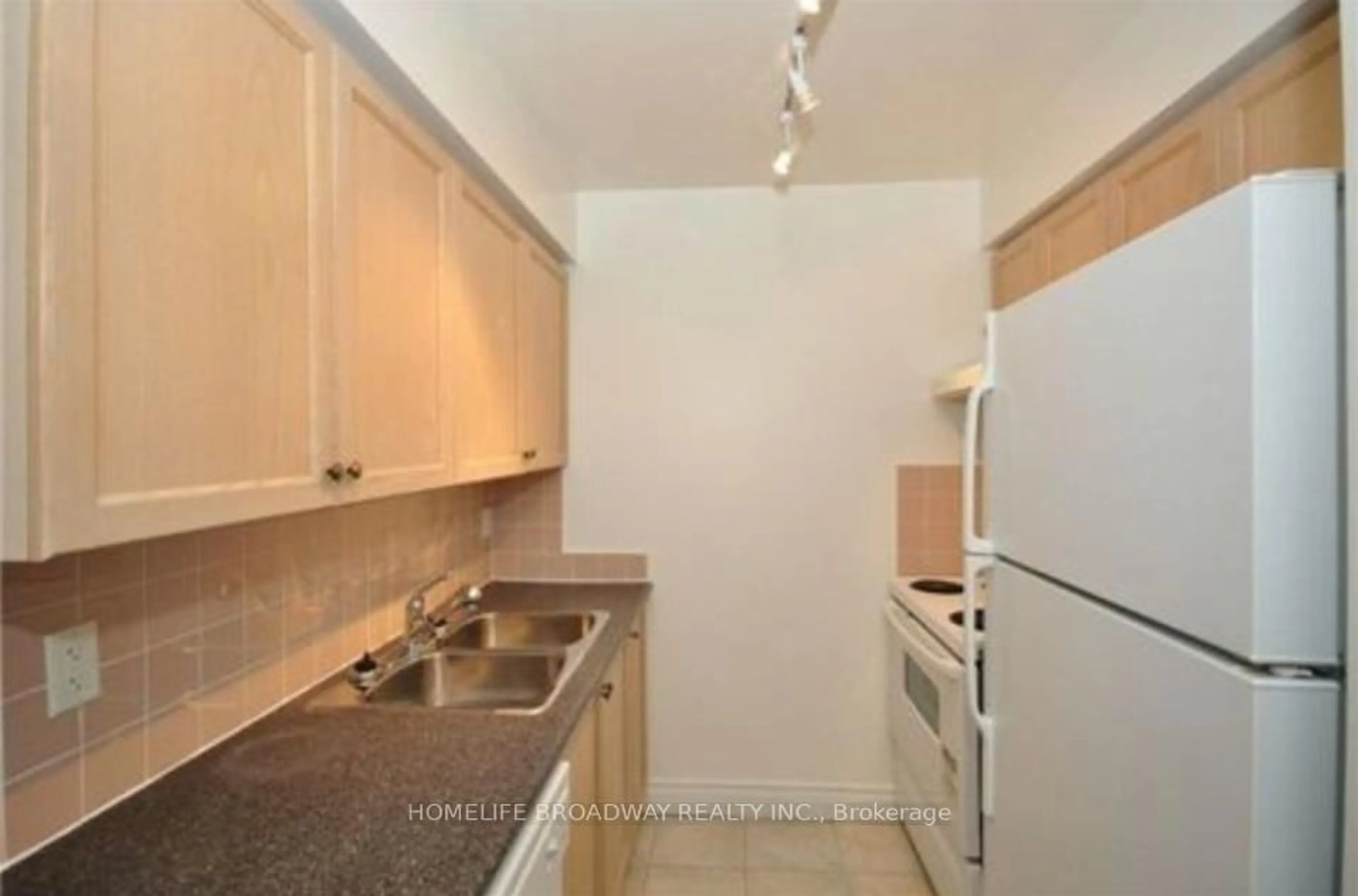 Standard kitchen, unknown for 2 Clairtrell Rd #315, Toronto Ontario M2N 7H5