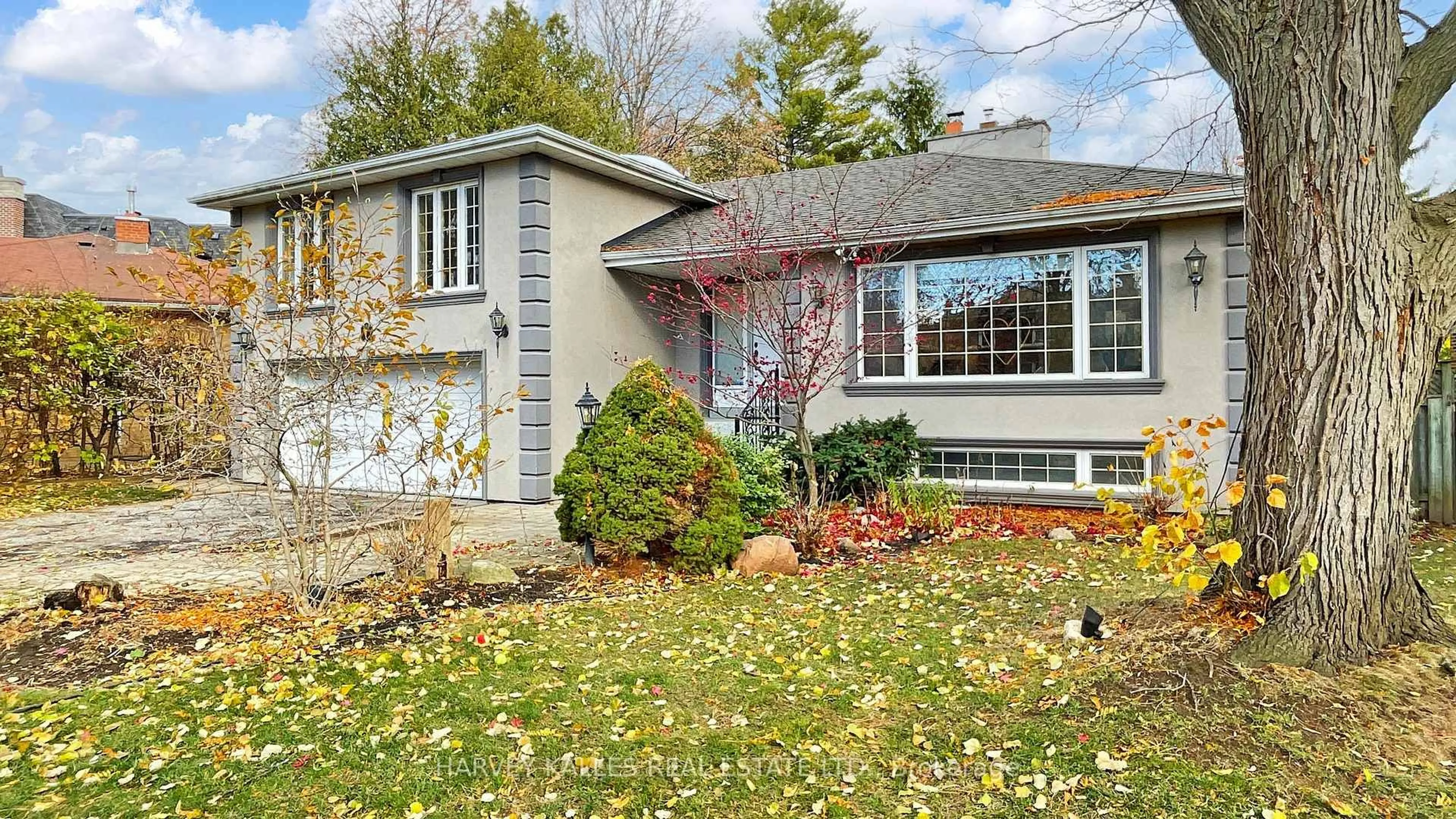 Home with vinyl exterior material, street for 7 Hawksbury Dr, Toronto Ontario M2K 1M2