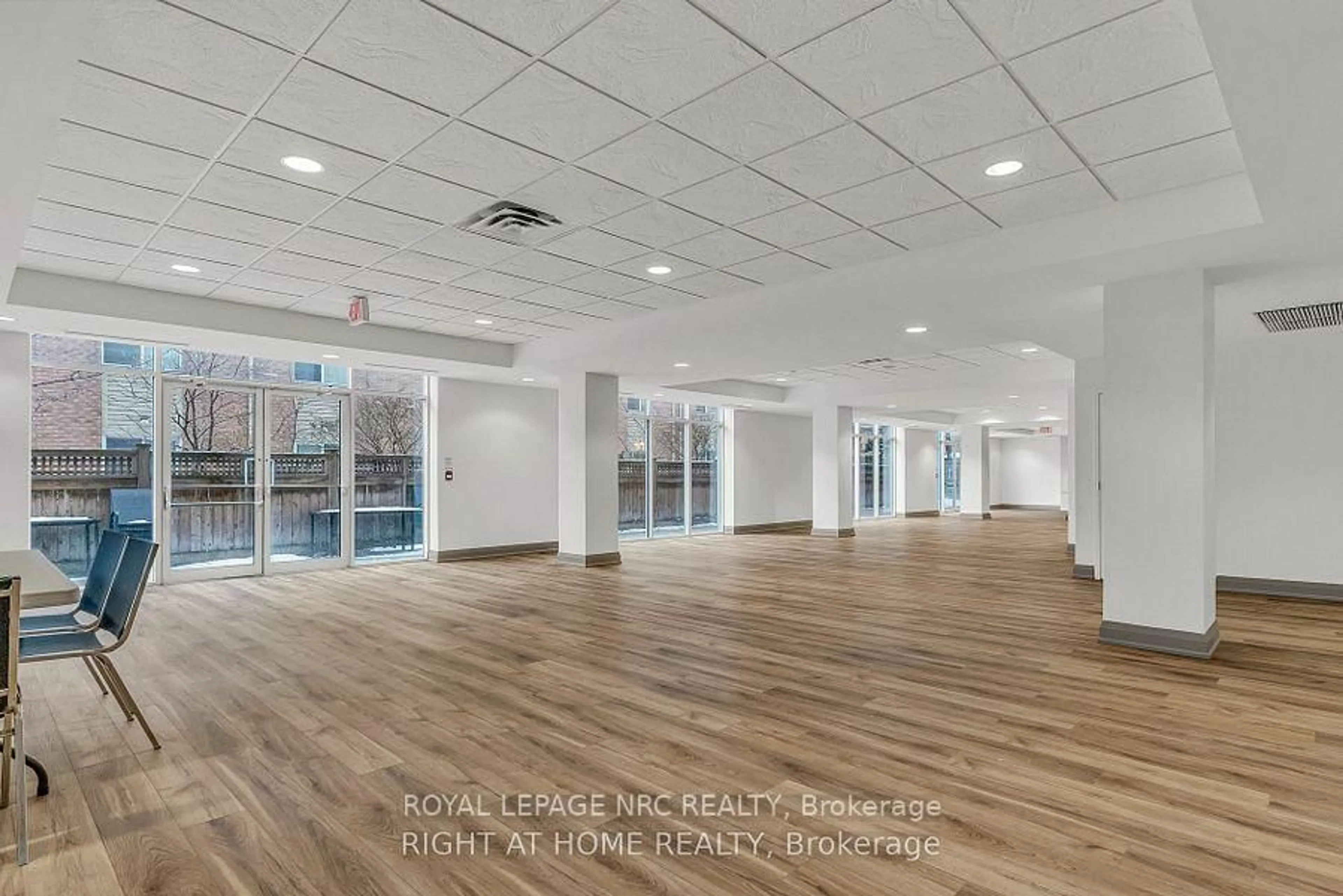 Indoor foyer for 650 Lawrence Ave #223, Toronto Ontario M6A 3E8