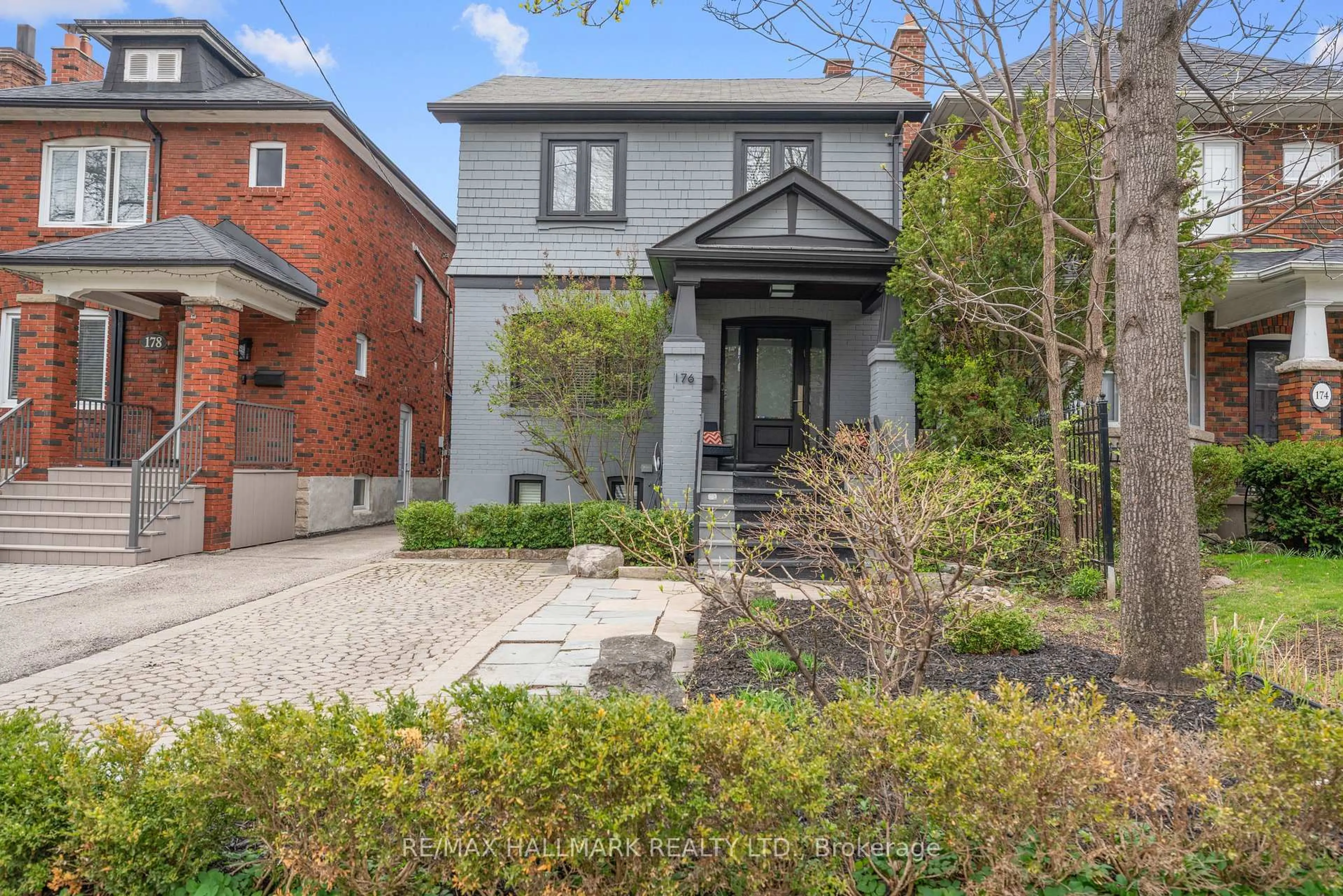 Home with brick exterior material, street for 176 Melrose Ave, Toronto Ontario M5M 1Z1