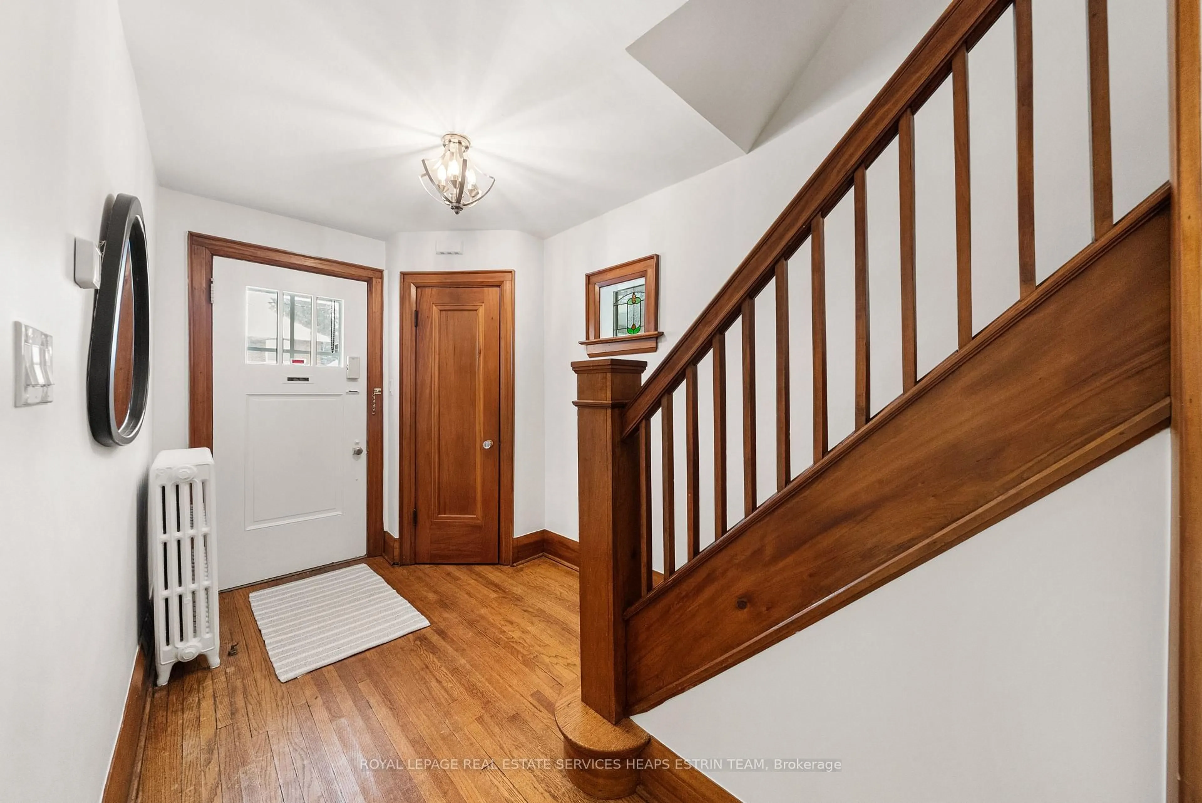 Indoor entryway for 680 Hillsdale Ave, Toronto Ontario M4S 1V3