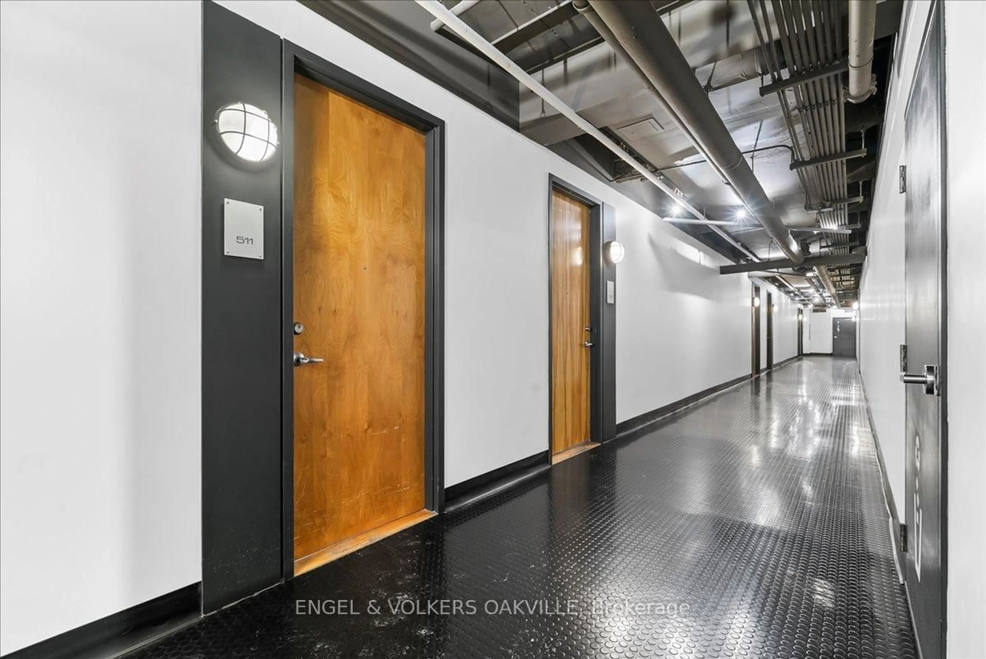 Indoor foyer for 160 Baldwin St #511, Toronto Ontario M5T 3K7