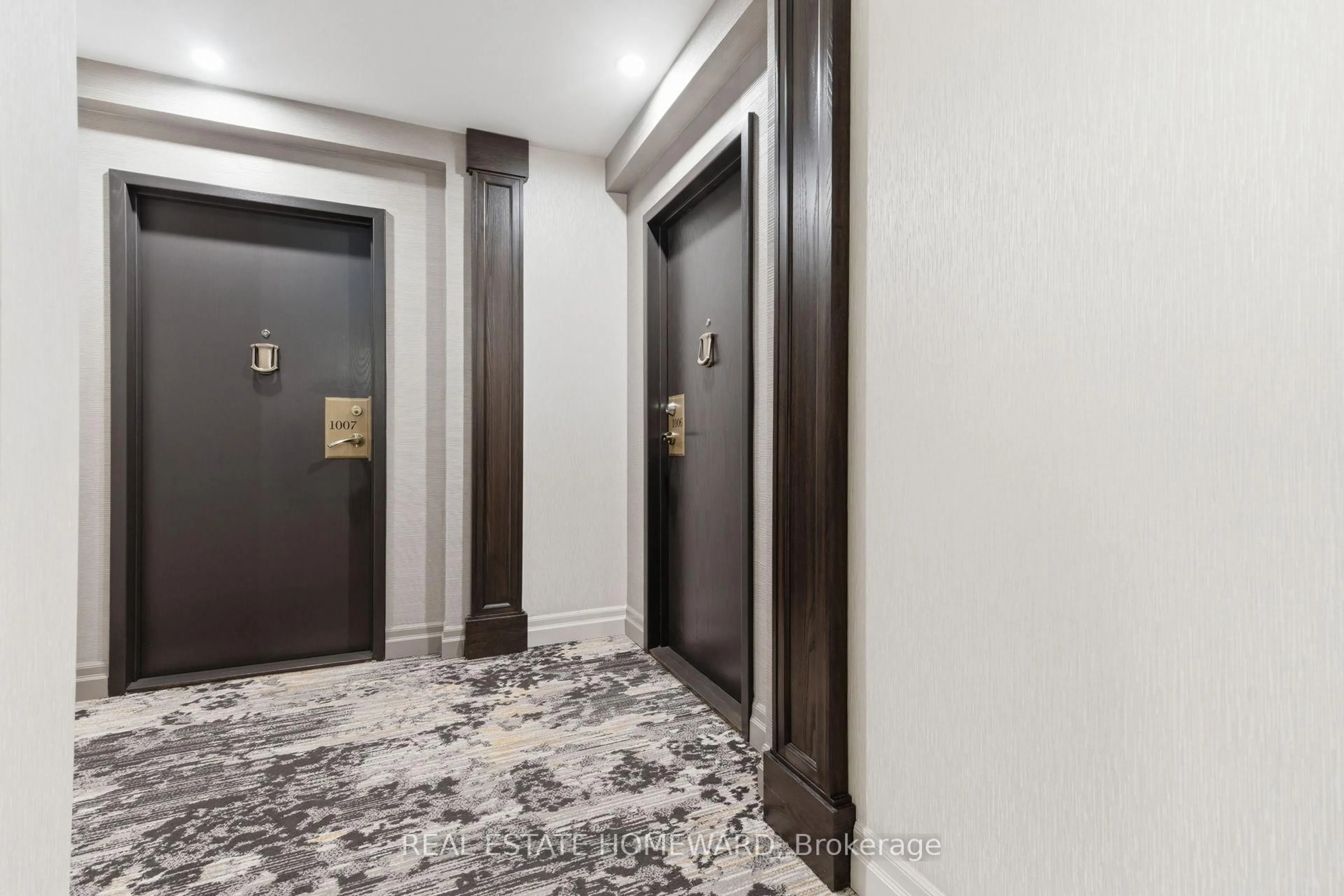 Indoor foyer for 215 Wynford Dr #1006, Toronto Ontario M3C 3P5