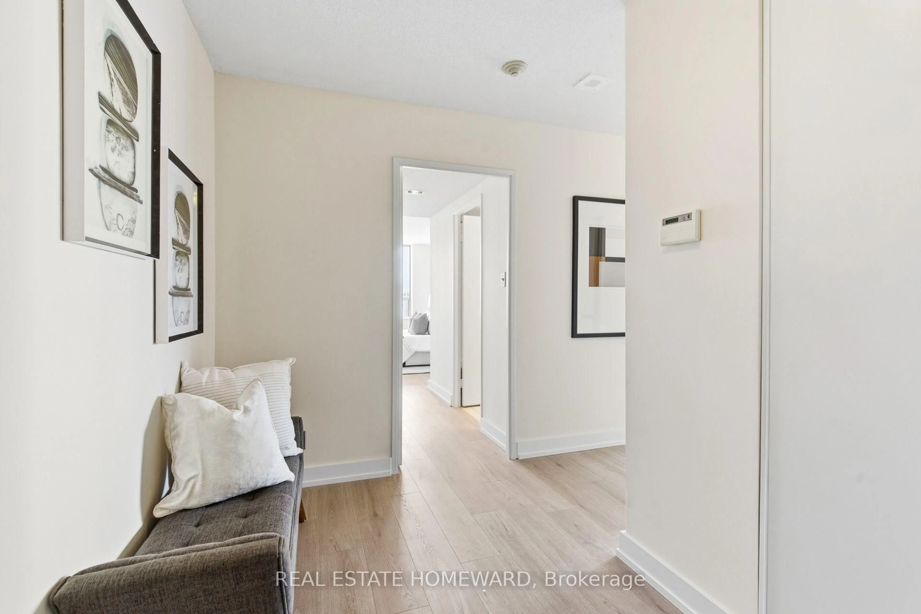 Indoor entryway for 215 Wynford Dr #1006, Toronto Ontario M3C 3P5