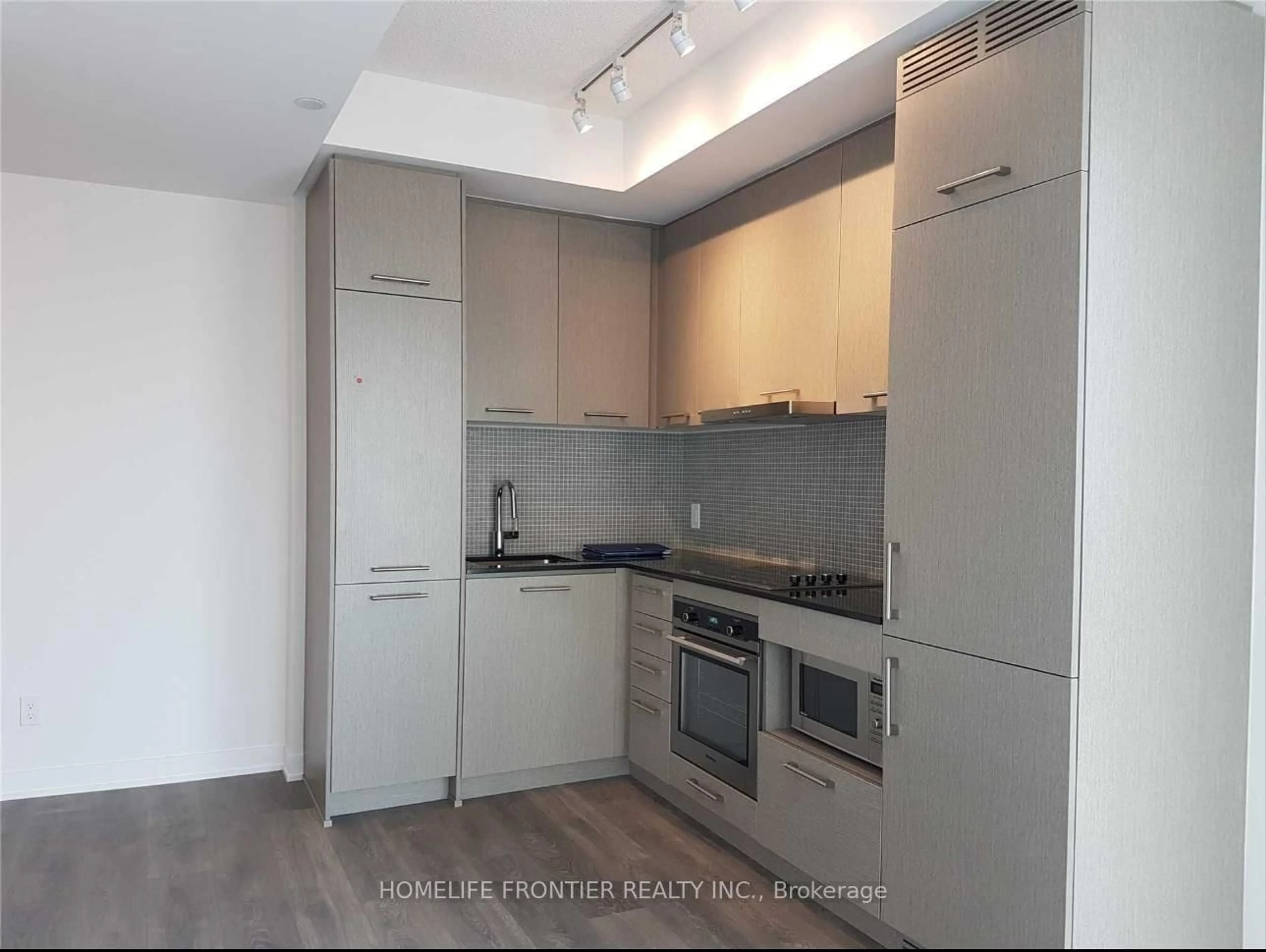 Standard kitchen, unknown for 87 Peter St #4206, Toronto Ontario M5V 0P1