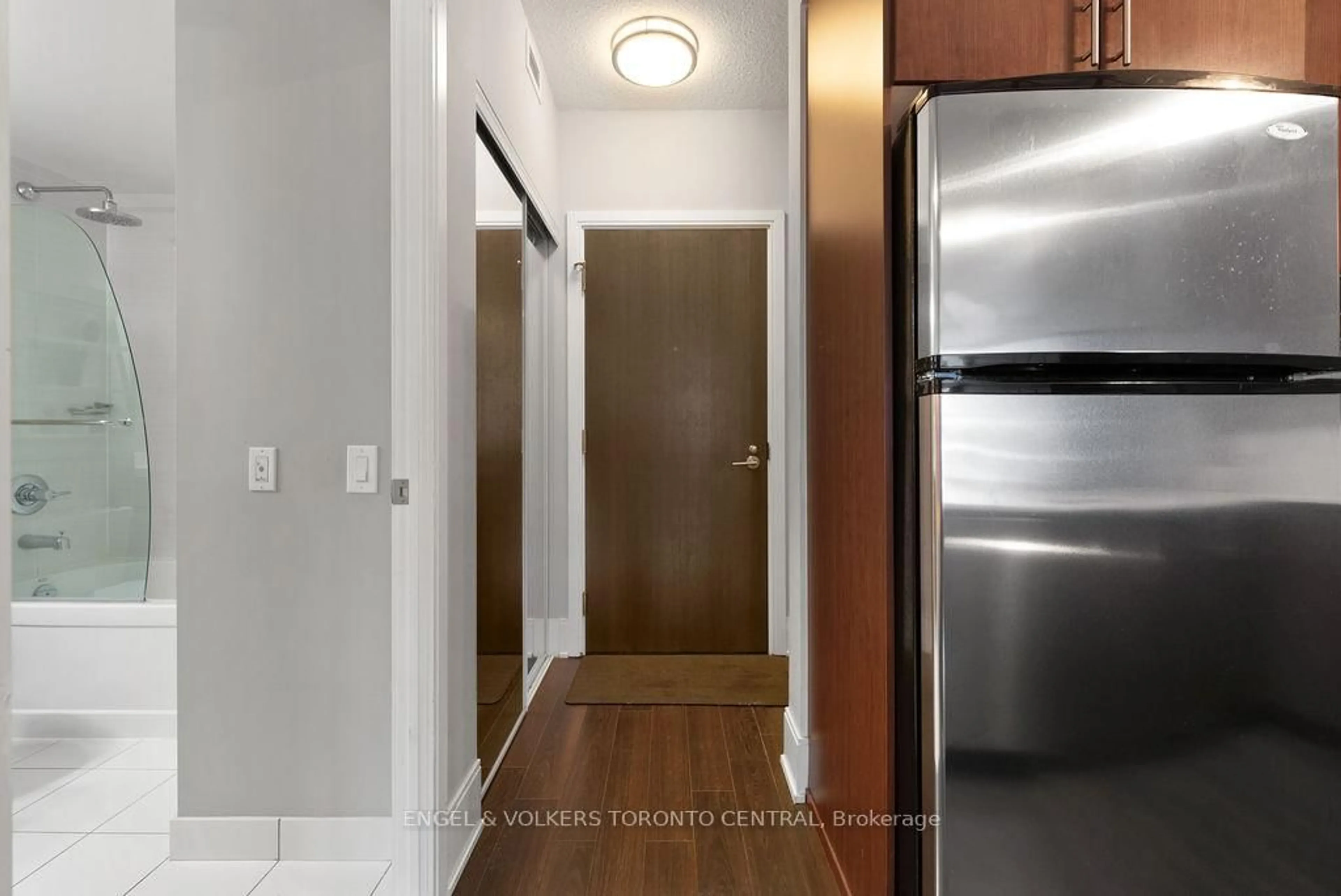 Unknown for 560 Front St #621, Toronto Ontario M5V 1C1