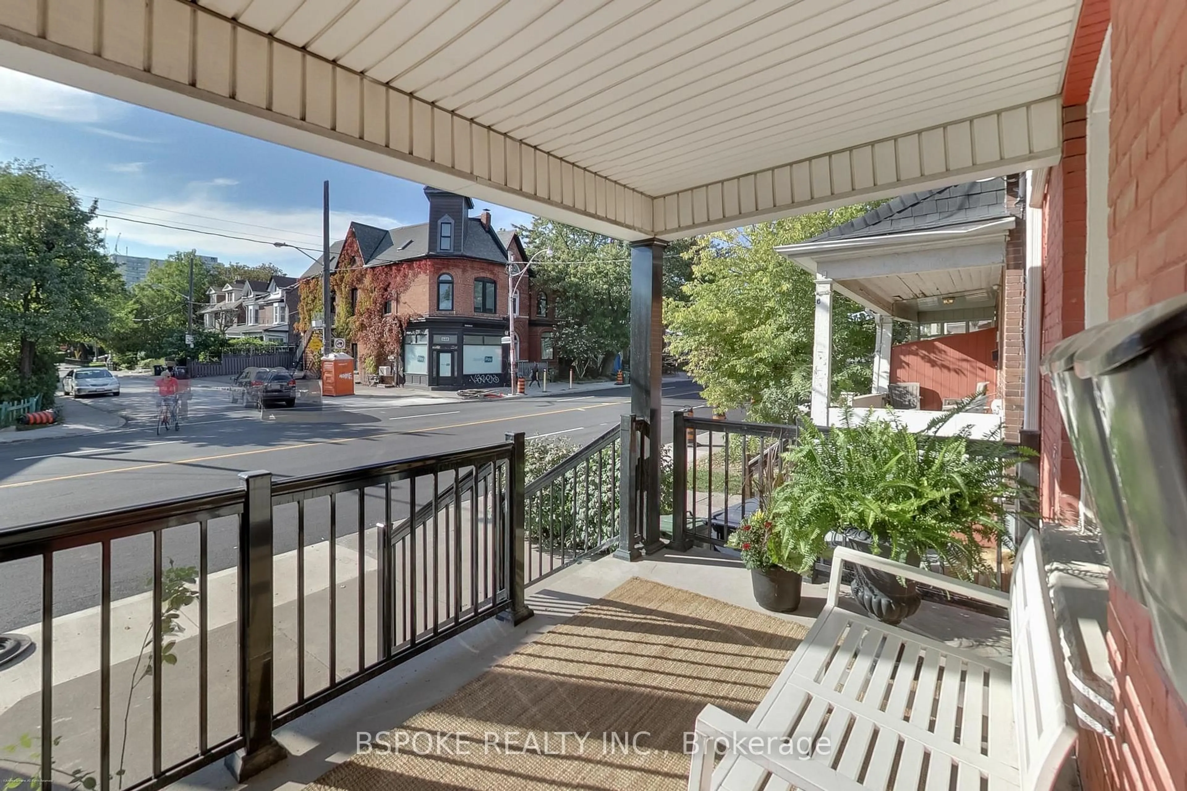 Patio, street for 641 Ossington Ave, Toronto Ontario M6G 3T6