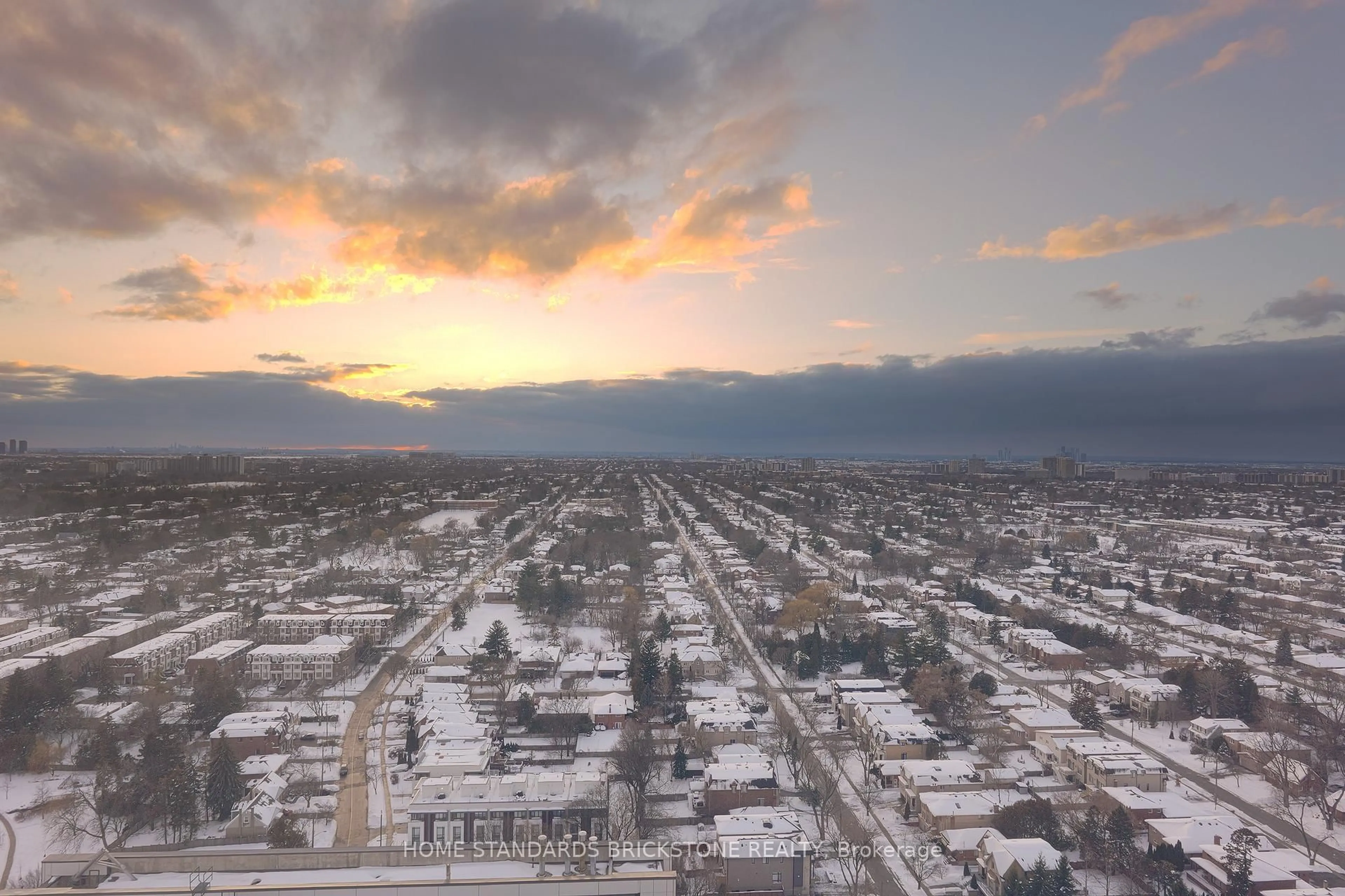 Blurry image for 75 Canterbury Pl #Ph503, Toronto Ontario M2N 2N1