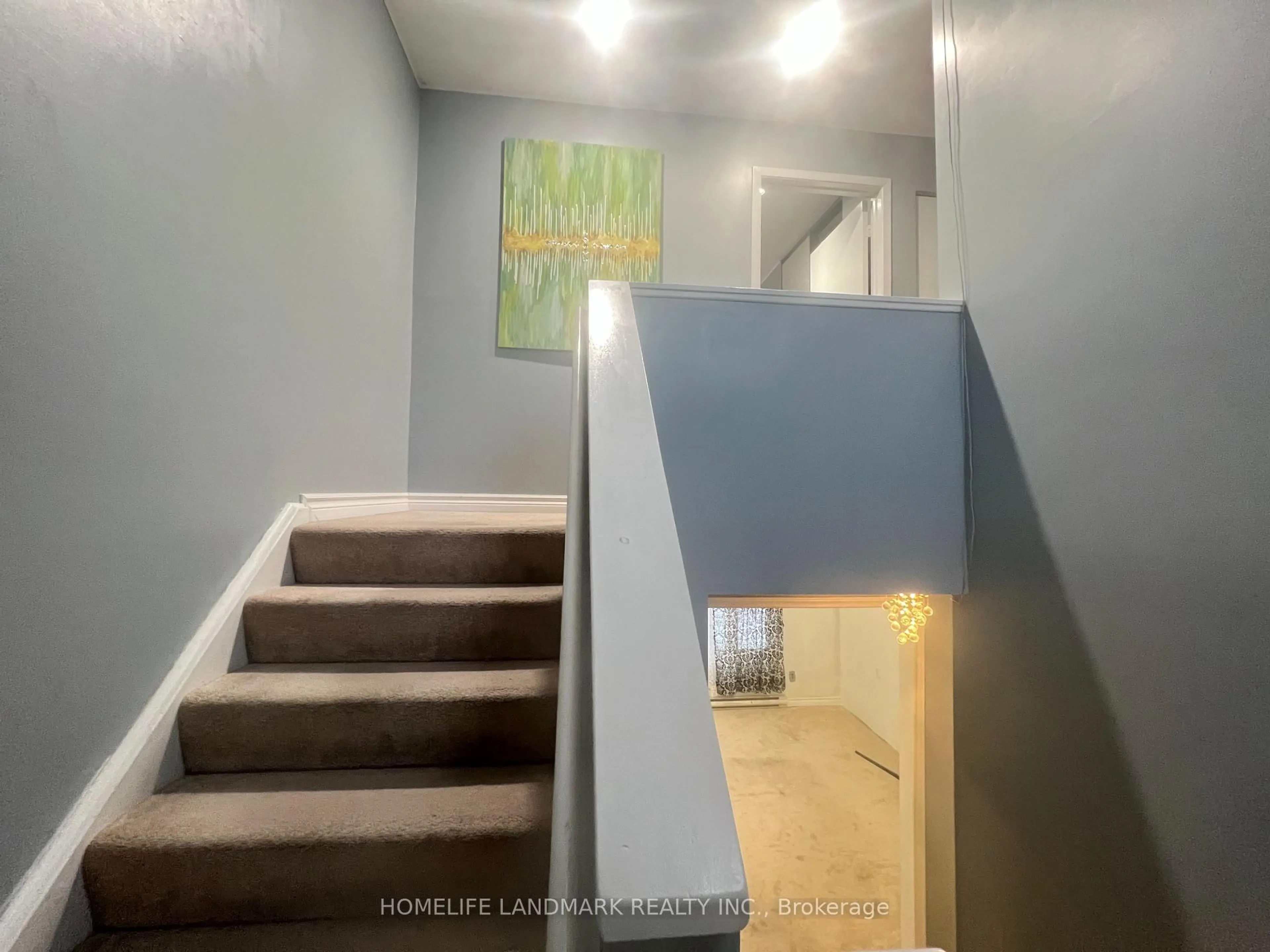 Stairs for 43 Courville Coachway Way #70, Toronto Ontario M2J 3V6
