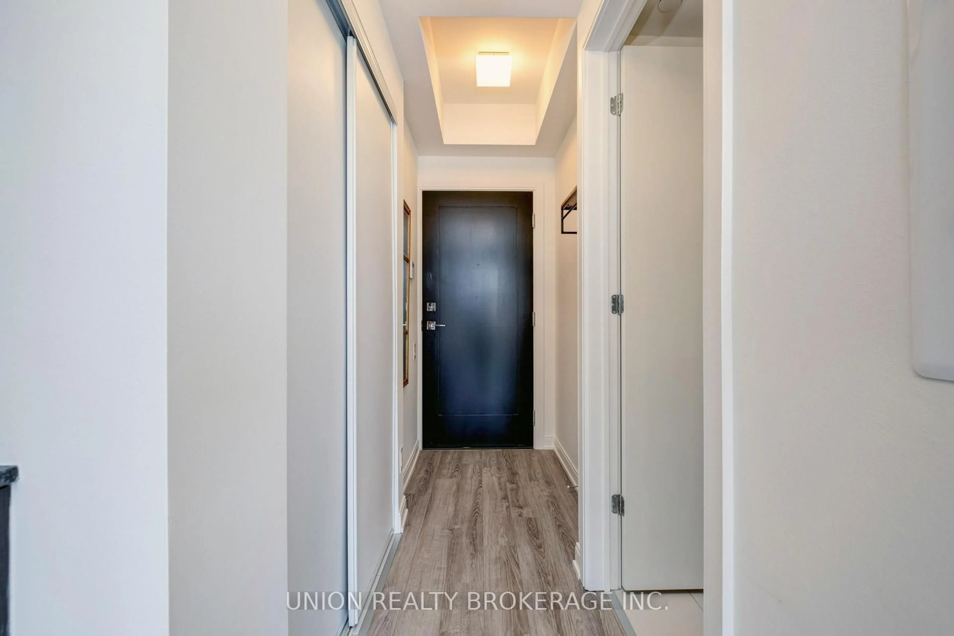 Indoor entryway for 42 Charles St #3907, Toronto Ontario M4Y 1T4