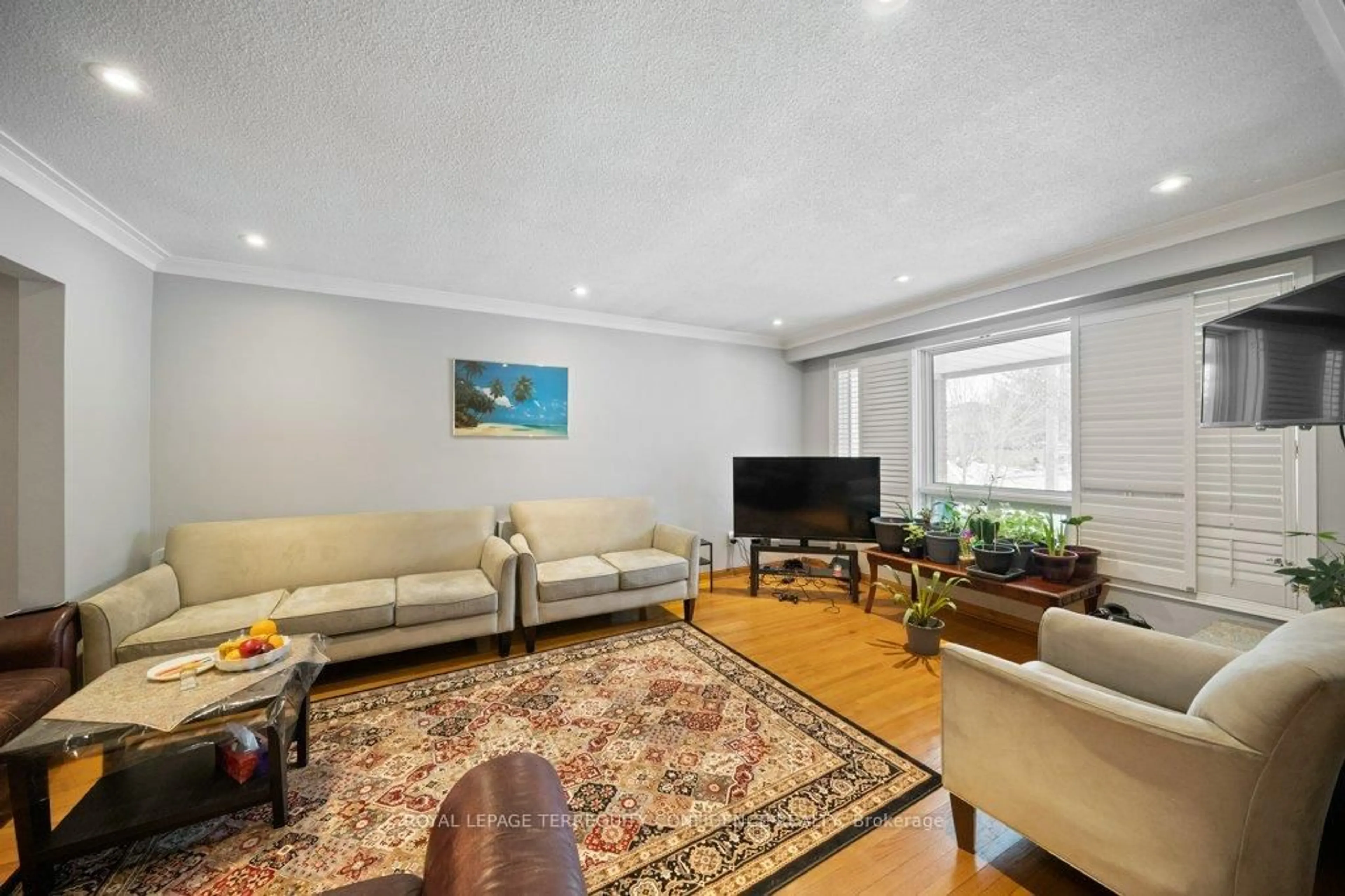 Living room with furniture, unknown for 473 Hounslow Ave, Toronto Ontario M2R 1H9