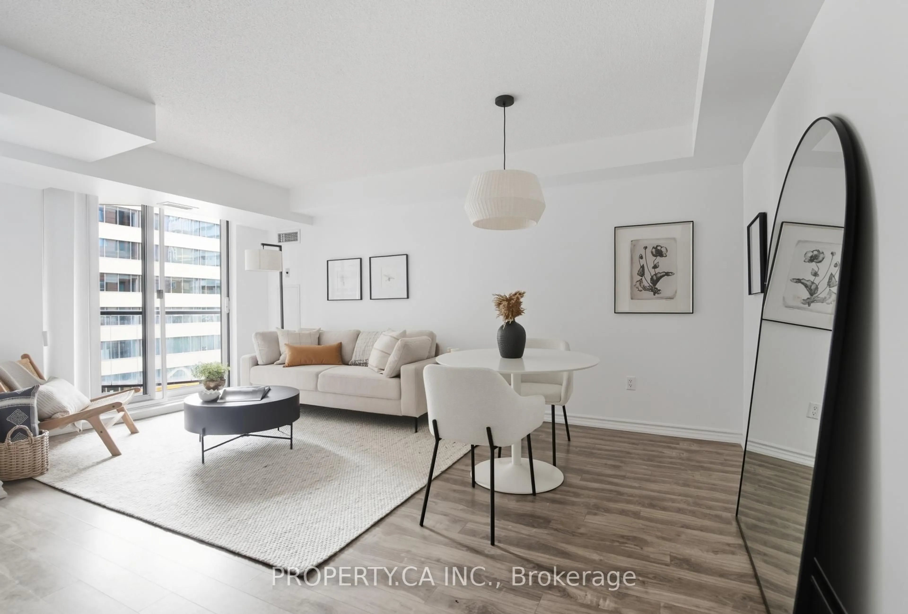 Living room with furniture, unknown for 801 Bay St #709, Toronto Ontario M5S 1Y9