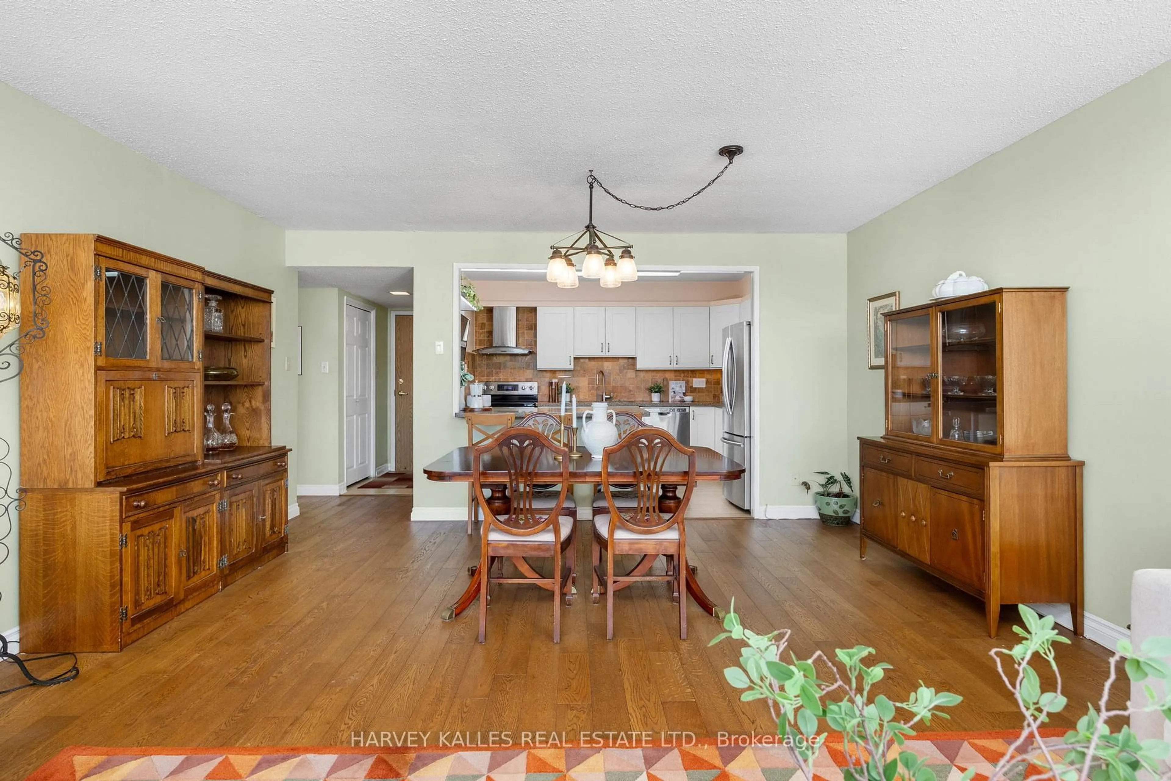 Dining room, unknown for 10 Fashion Roseway #504, Toronto Ontario M2N 6B6