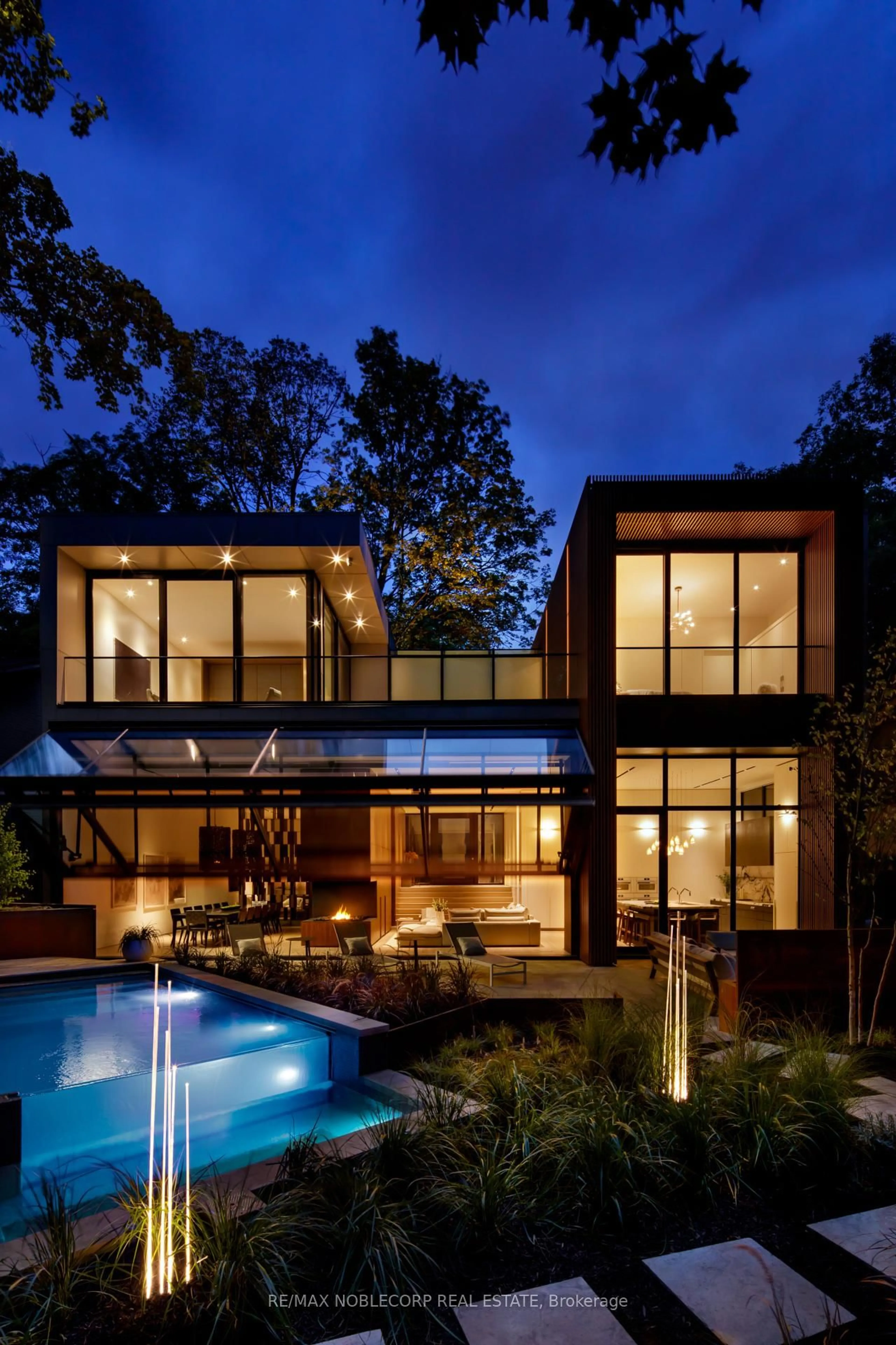 Home with brick exterior material, unknown for 7 Waxwing Pl, Toronto Ontario M3C 1N5