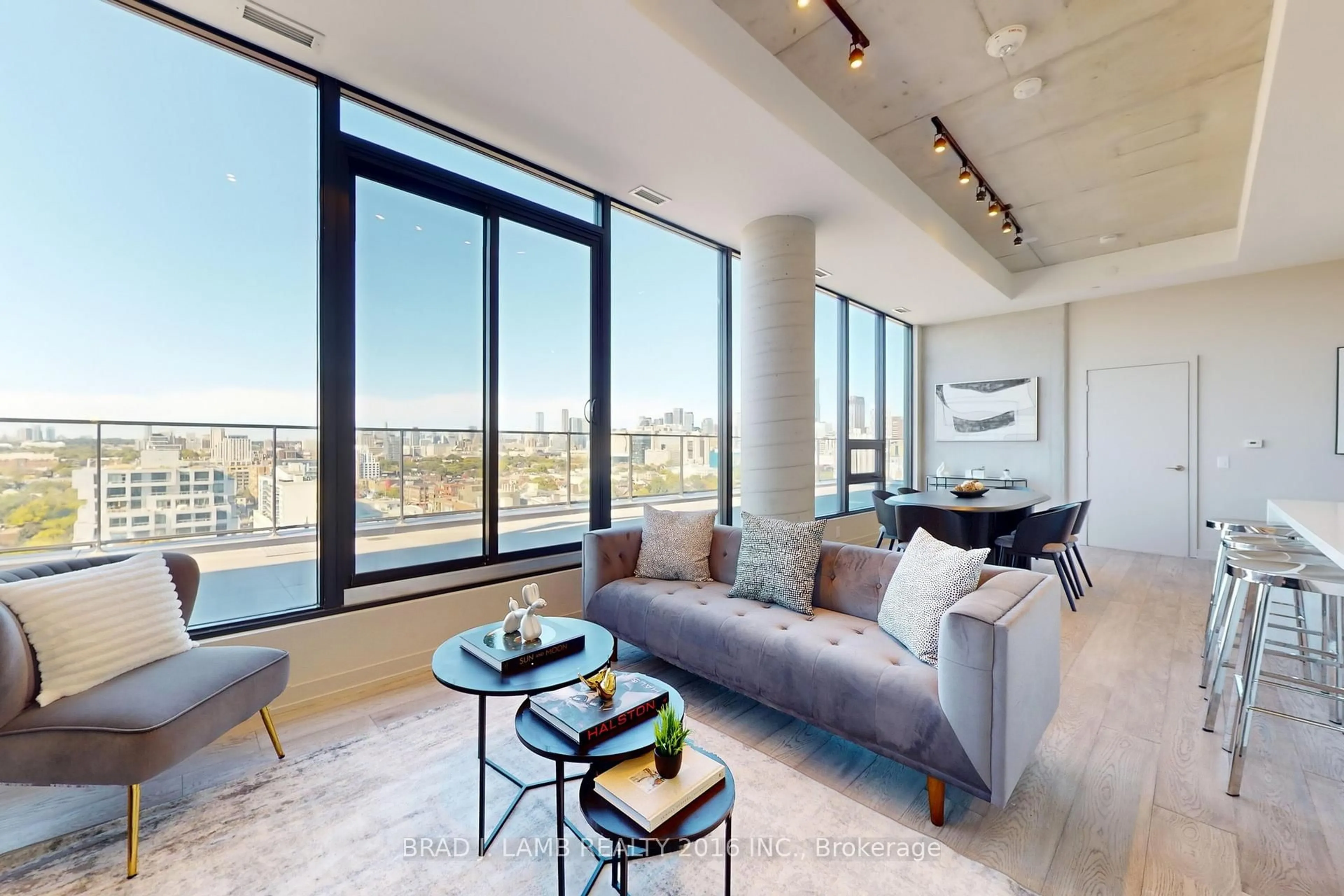 Living room with furniture, unknown for 458 Richmond St #1701, Toronto Ontario M5V 0S9