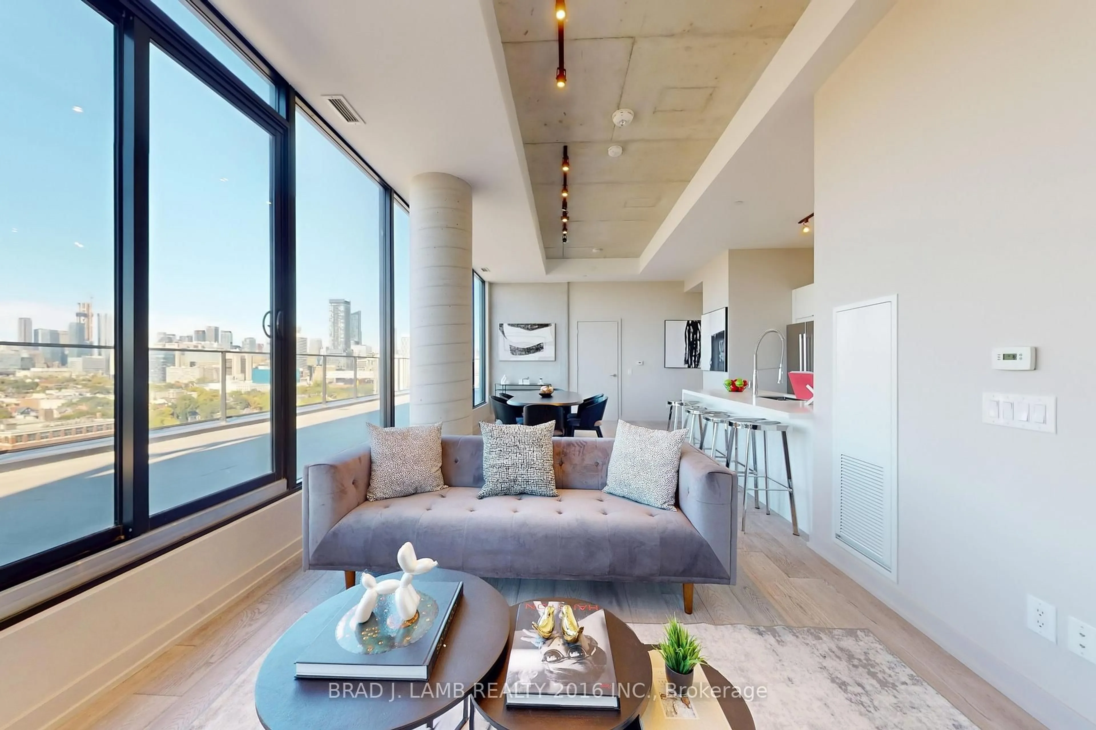 Living room with furniture, unknown for 458 Richmond St #1701, Toronto Ontario M5V 0S9