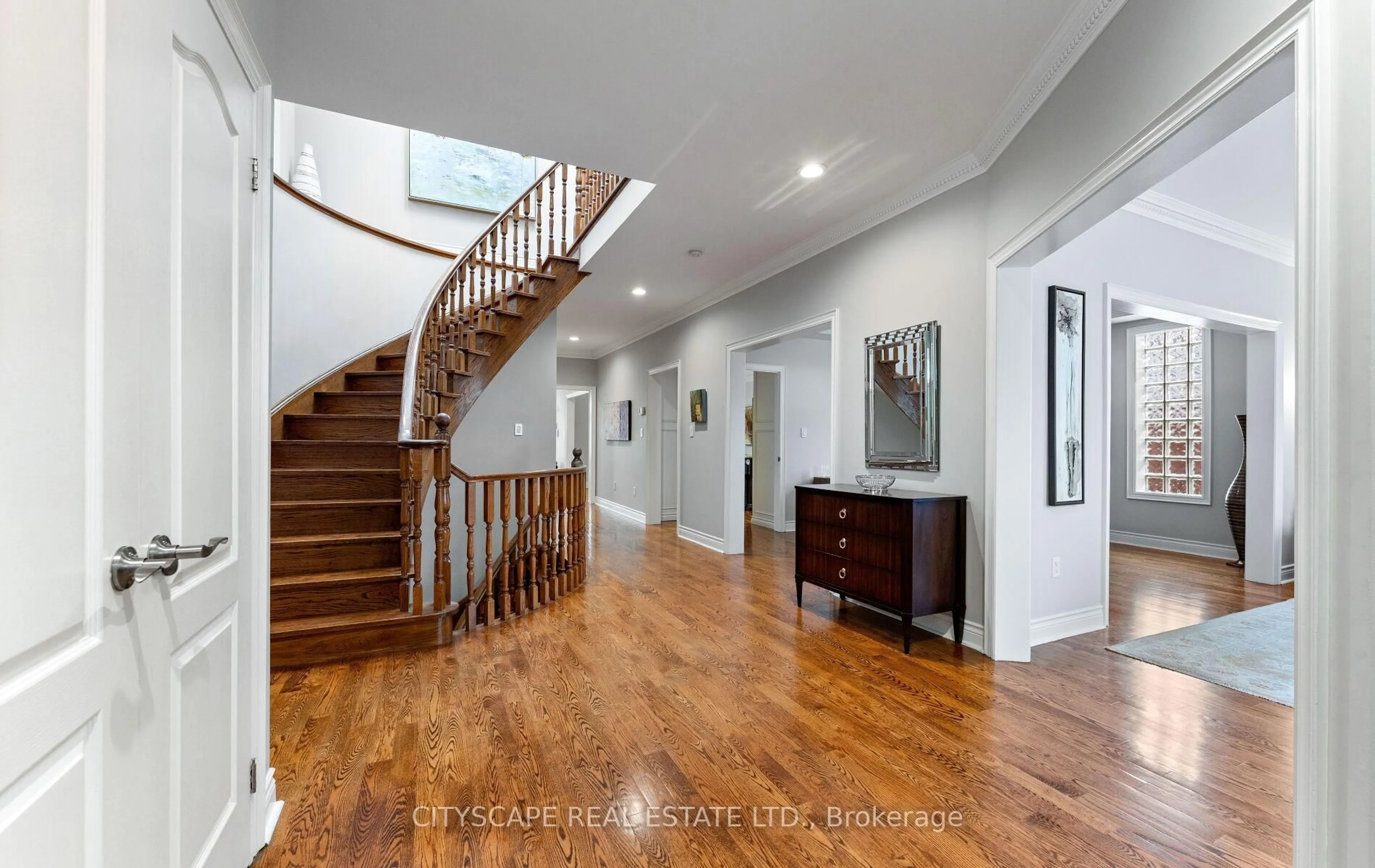 Indoor foyer for 163 Johnston Ave, Toronto Ontario M2N 1H4