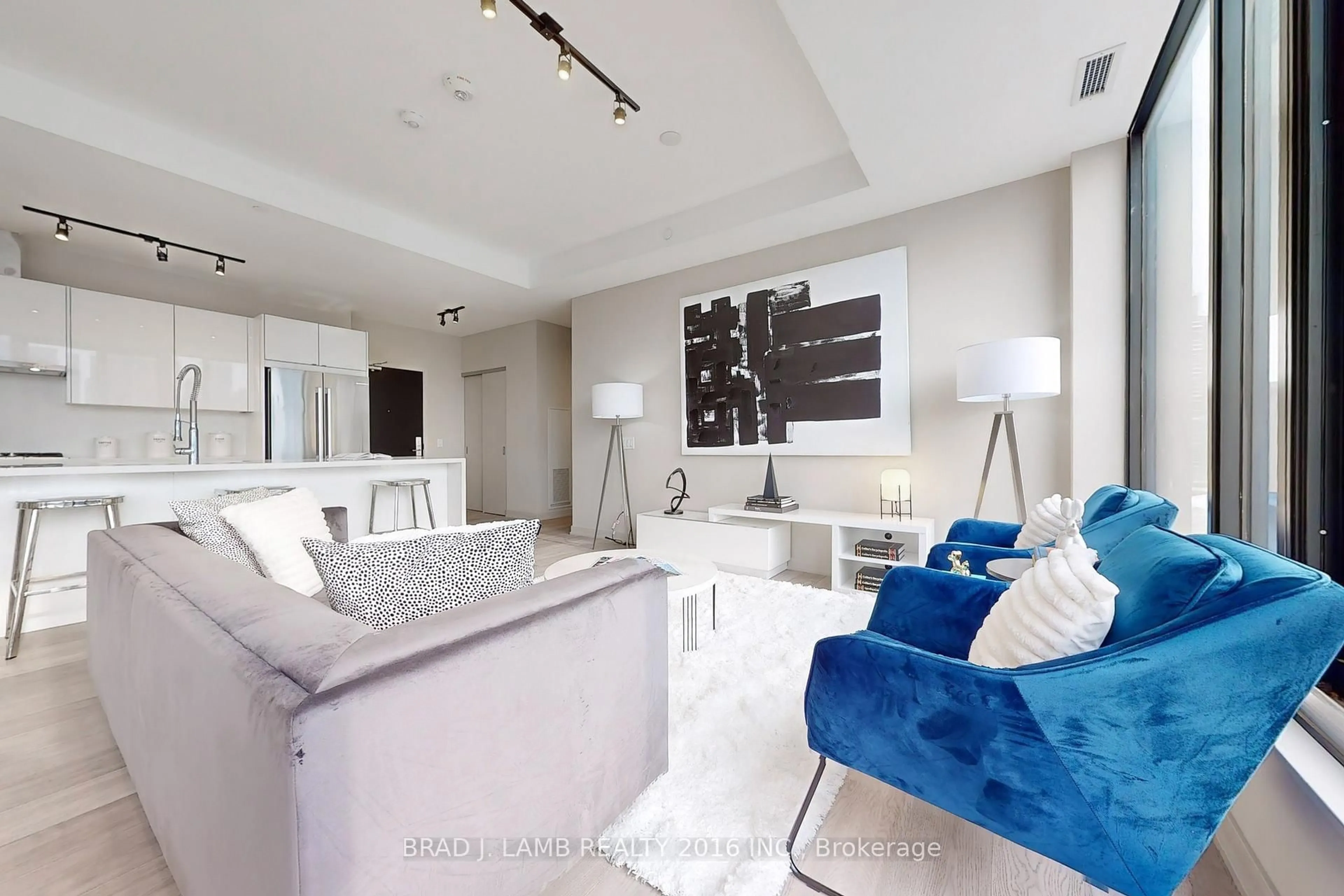 Living room with furniture, unknown for 458 Richmond St #1702, Toronto Ontario M5V 0S9