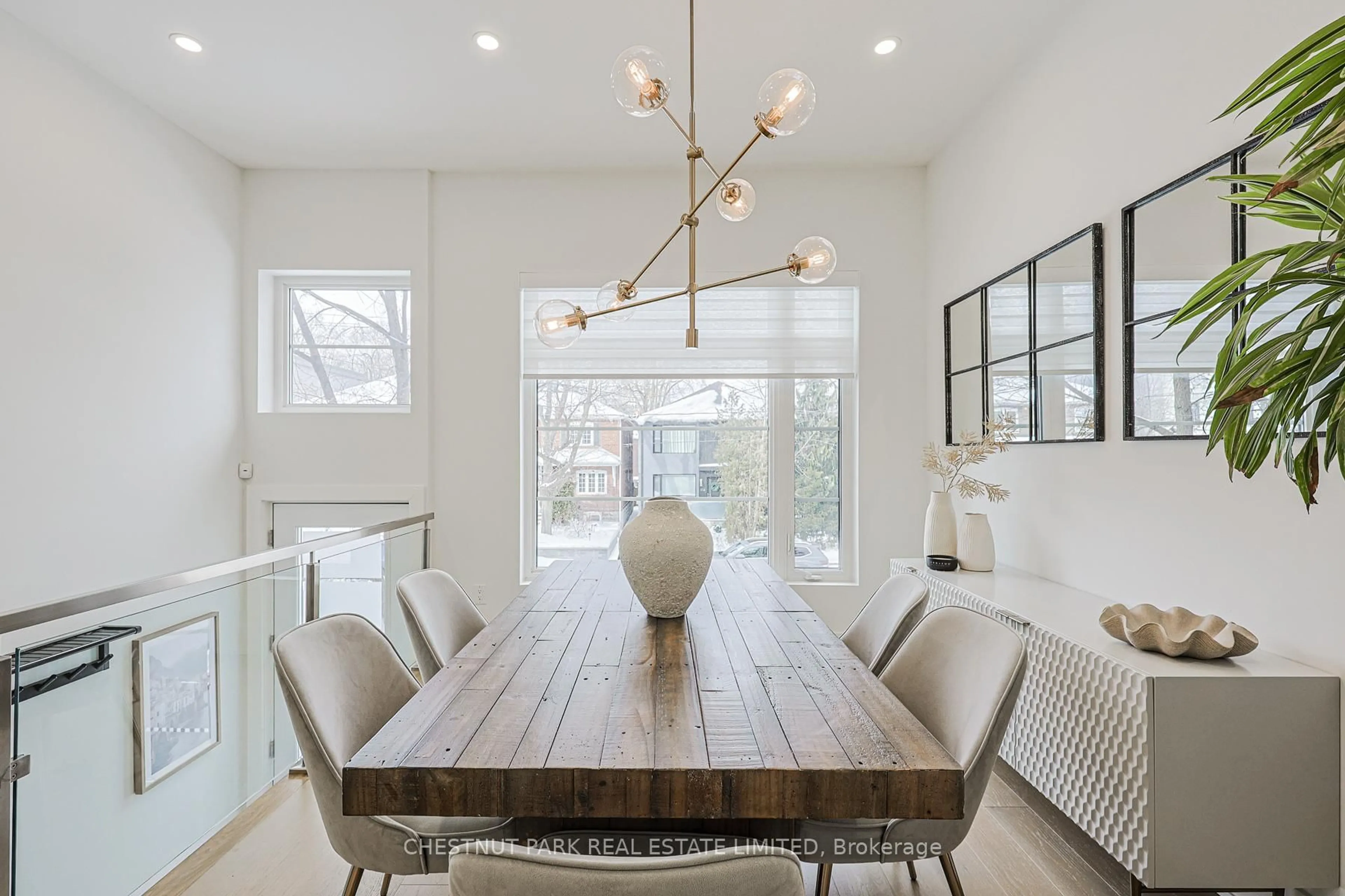 Dining room, wood/laminate floor for 599 Soudan Ave, Toronto Ontario M4S 1X1