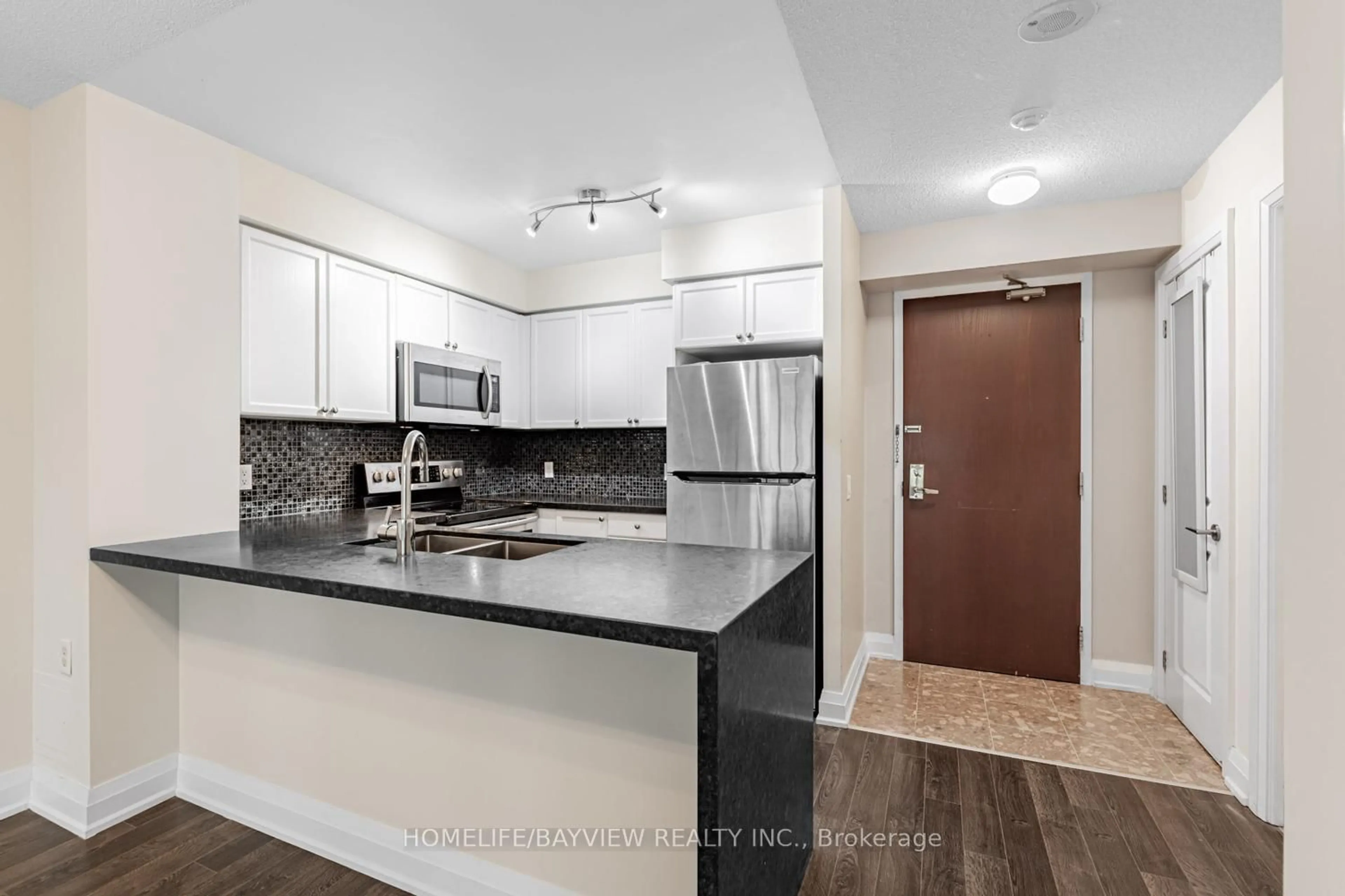 Standard kitchen, unknown for 18 Parkview Ave #1015, Toronto Ontario M2N 7H7