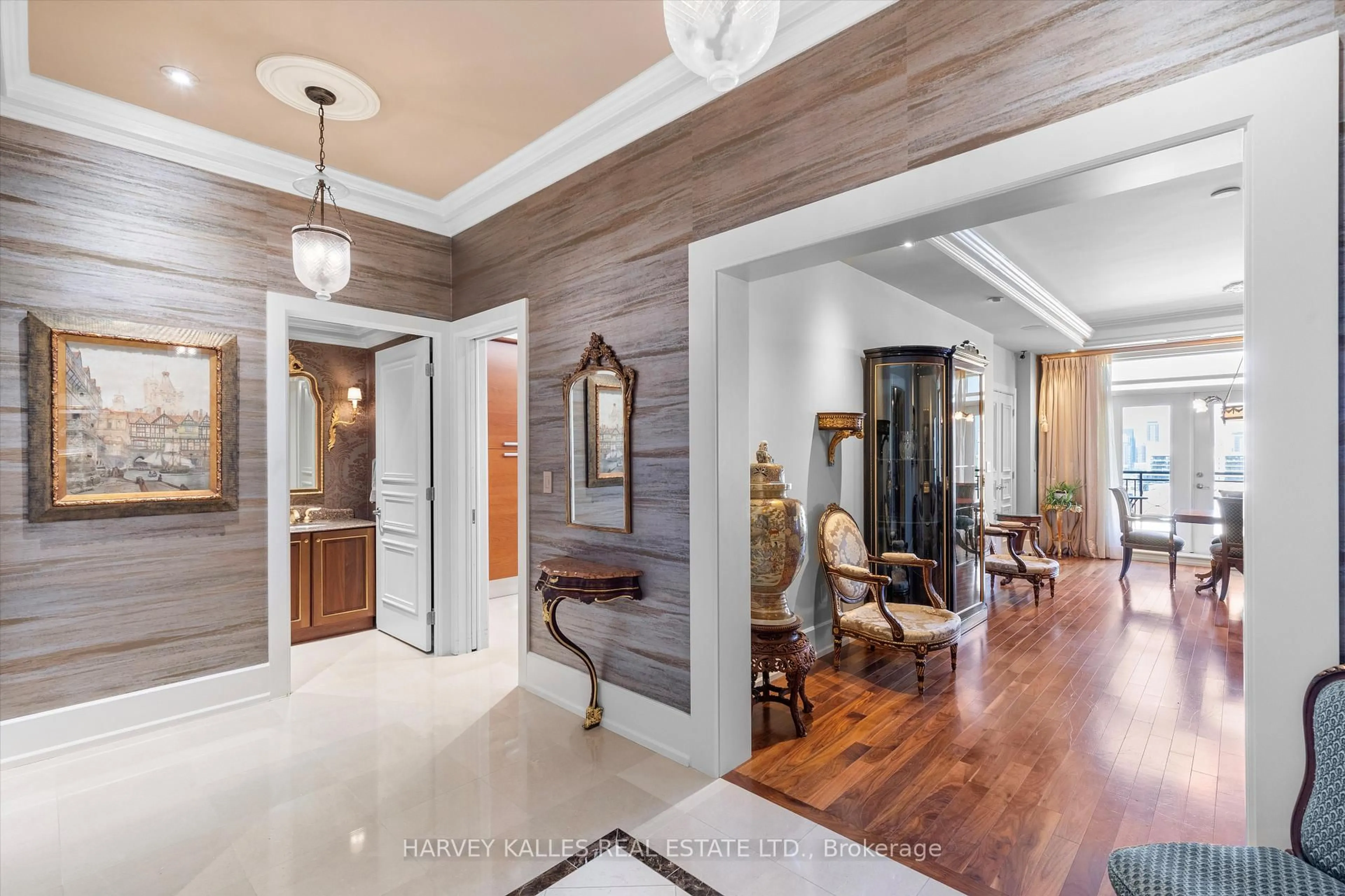 Indoor entryway for 662 Sheppard Ave #UPH4, Toronto Ontario M2K 3E6