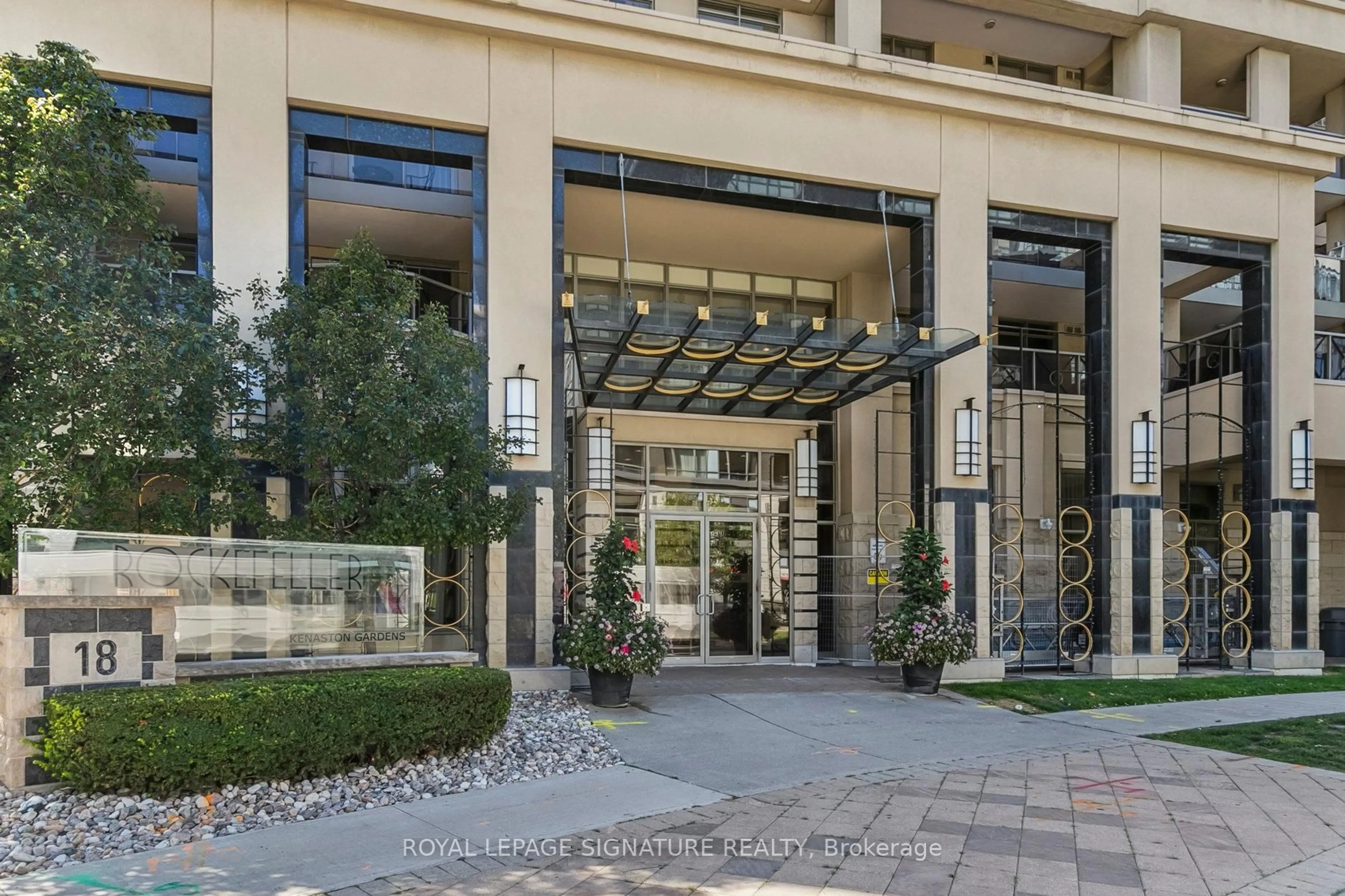 Indoor foyer for 18 Kenaston Gdns #1307, Toronto Ontario M2K 3C7