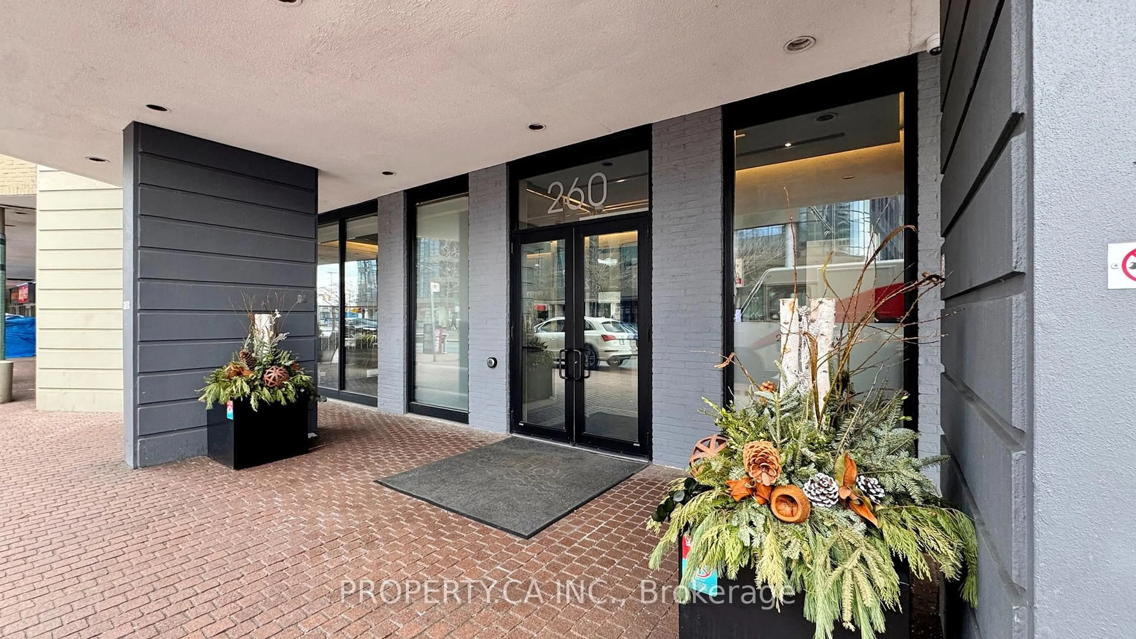 Indoor foyer for 260 Queens Quay #1606, Toronto Ontario M5J 2N3