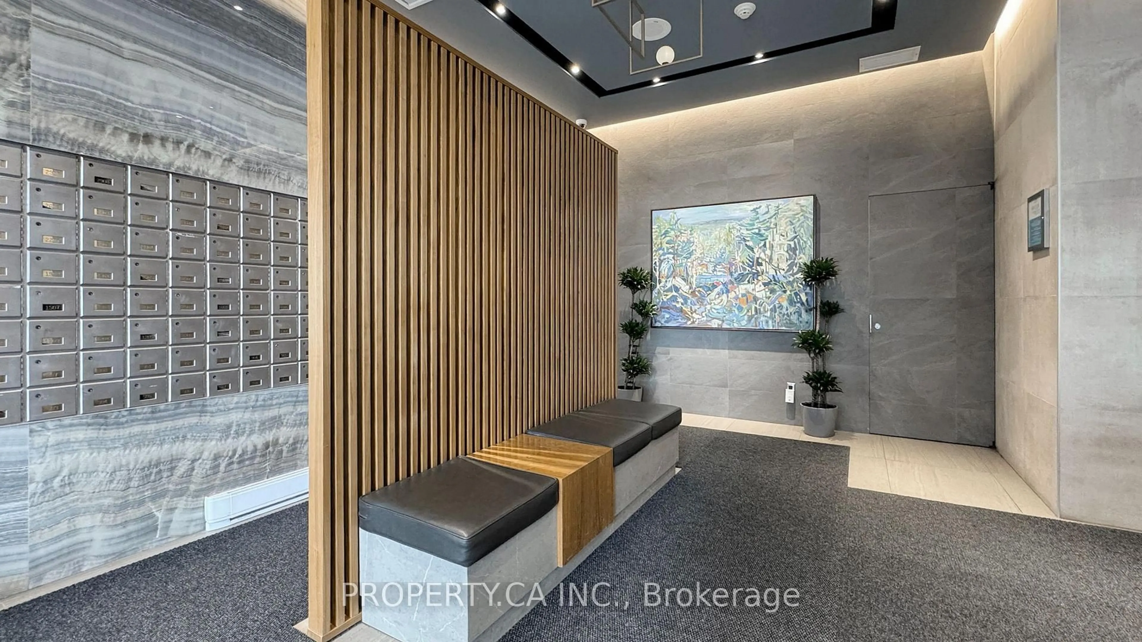 Indoor foyer for 260 Queens Quay #1606, Toronto Ontario M5J 2N3